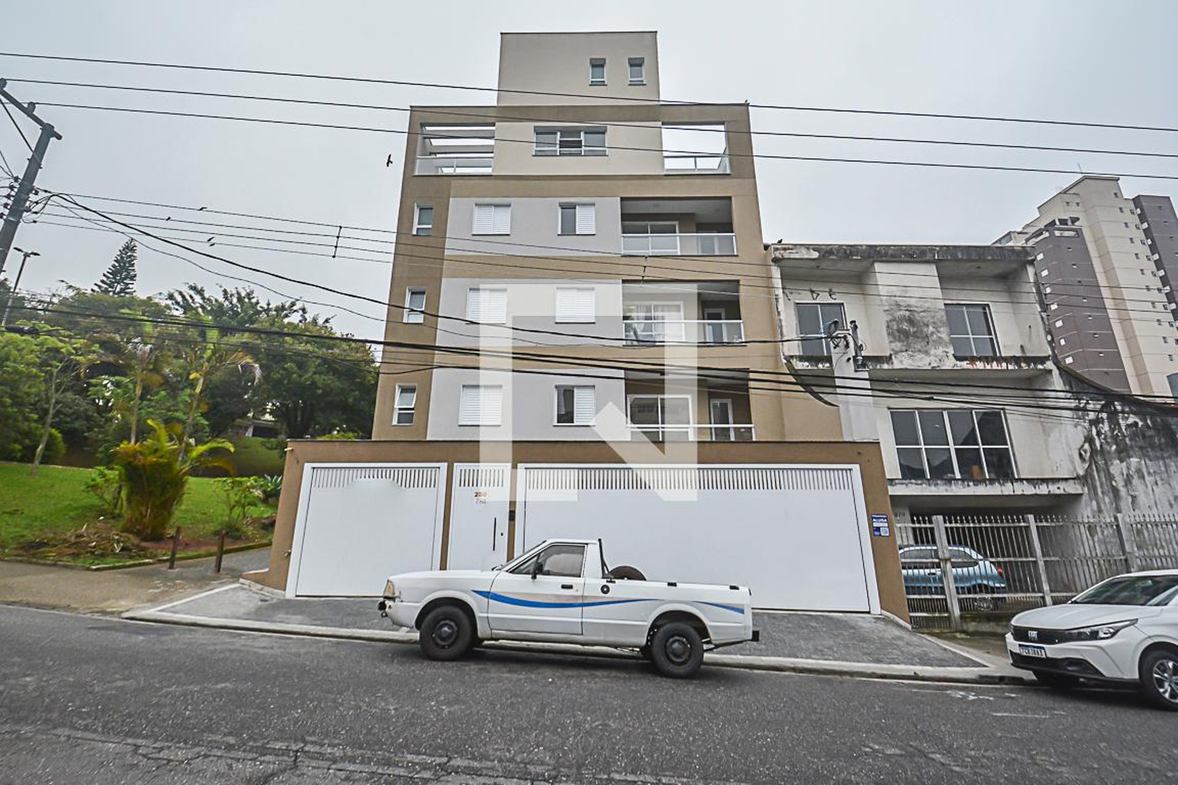 Fachada Condomínio em Rua Mateos Demarchi, 288