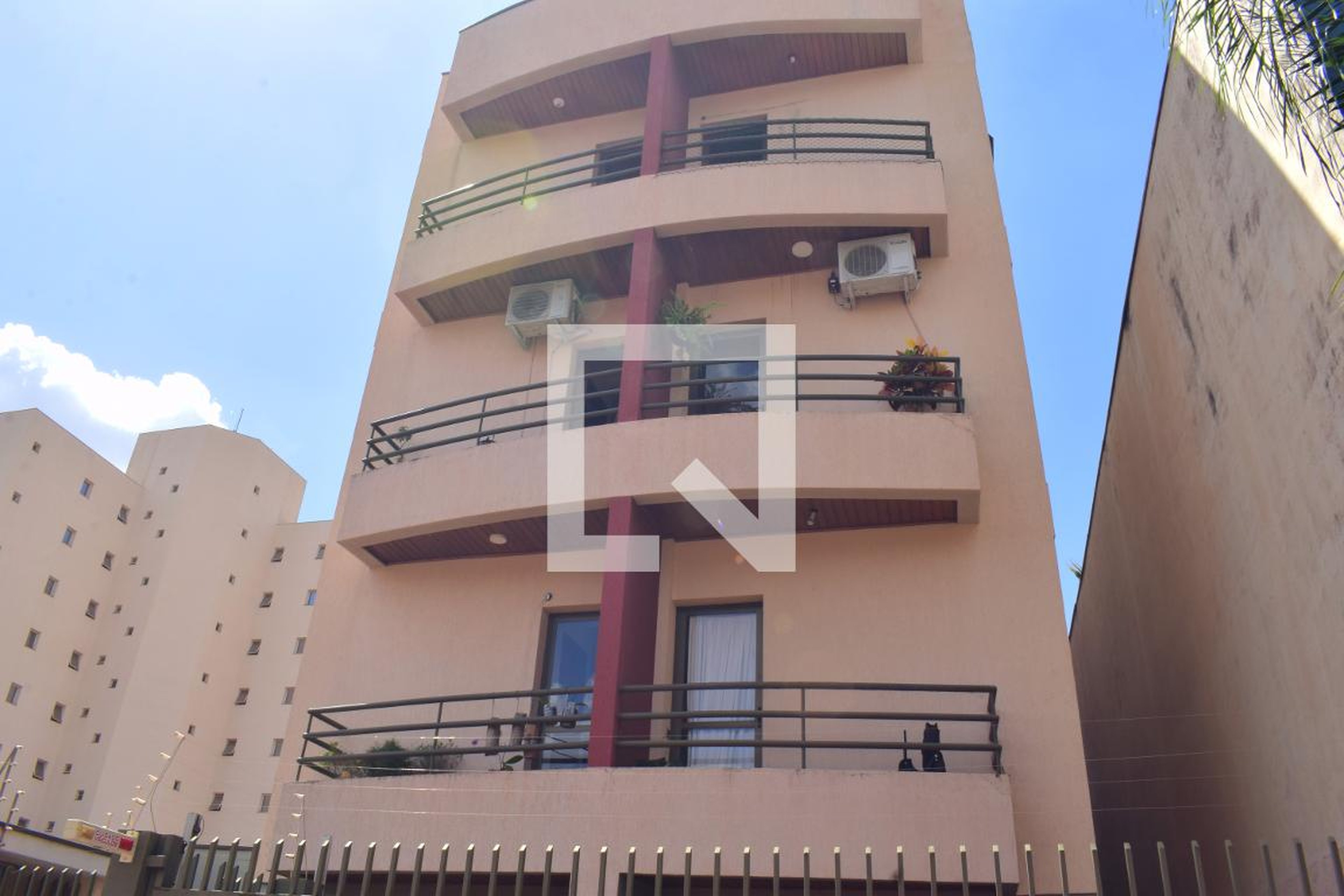 Fachada do Prédio Condomínio em Rua Galileu Galilei, 1230