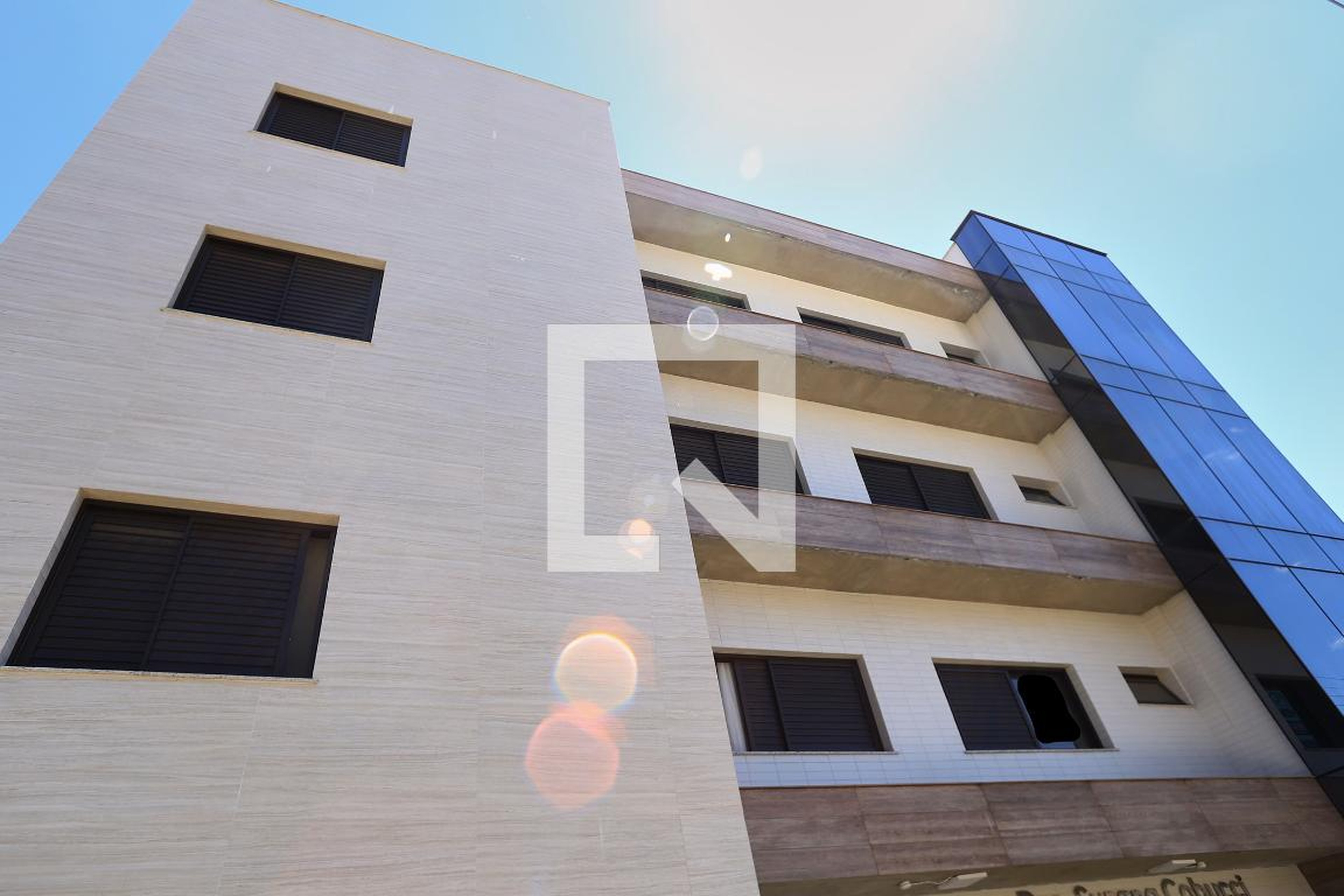 Fachada Condomínio em Rua Tefé, 360