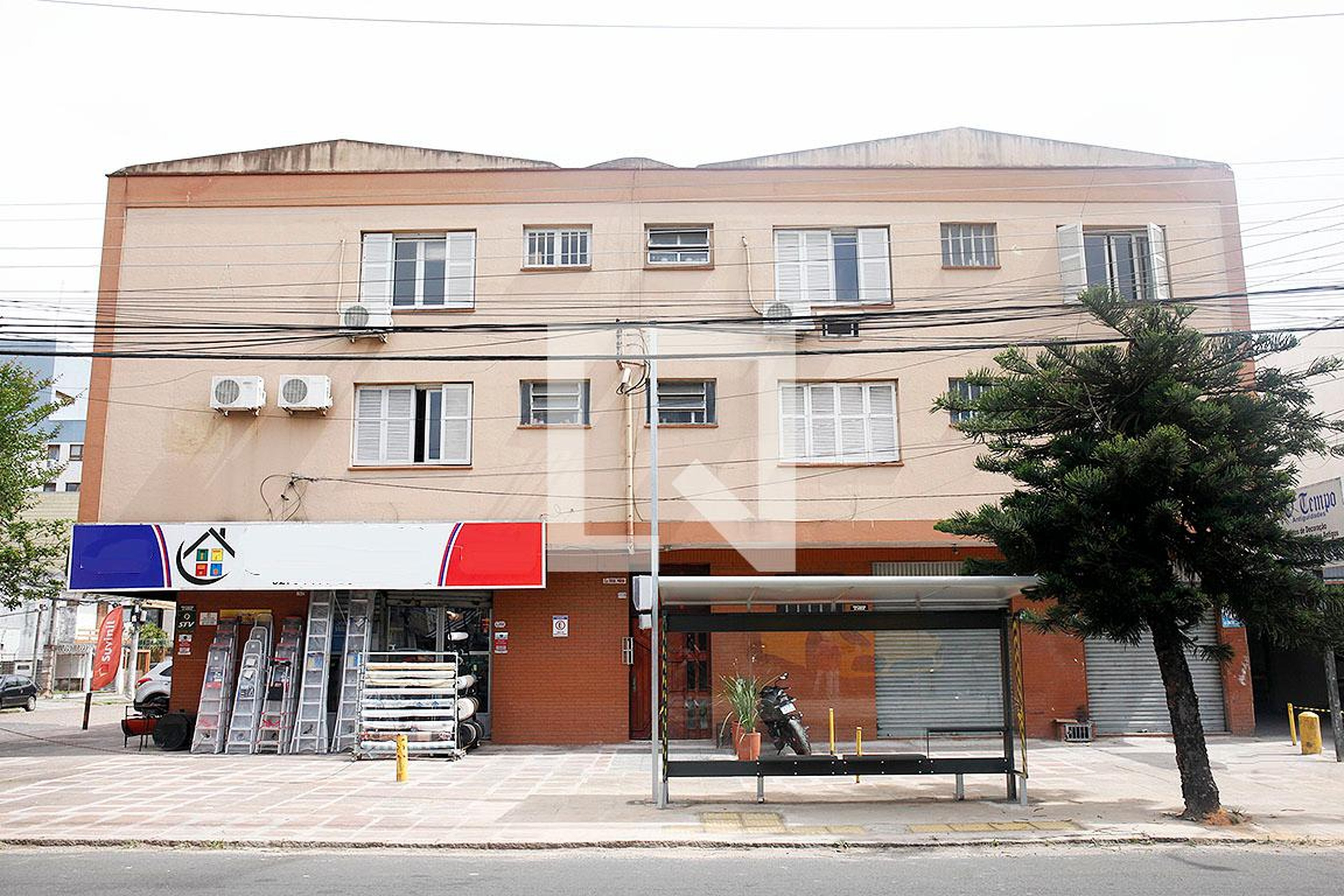 Fachada Condomínio em Rua Vicente da Fontoura, 1658