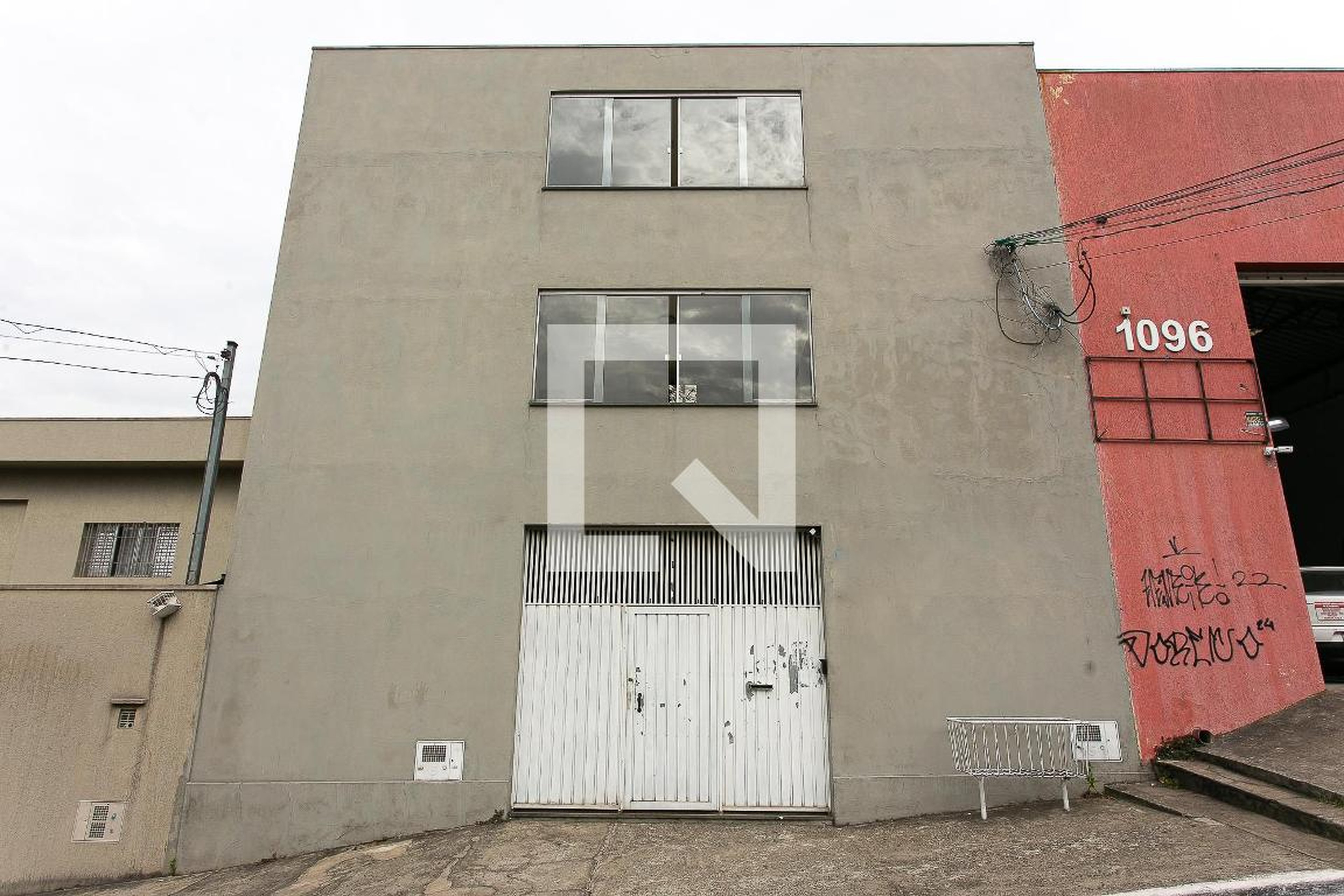 Fachada Condomínio em Rua Orfanato, 1110