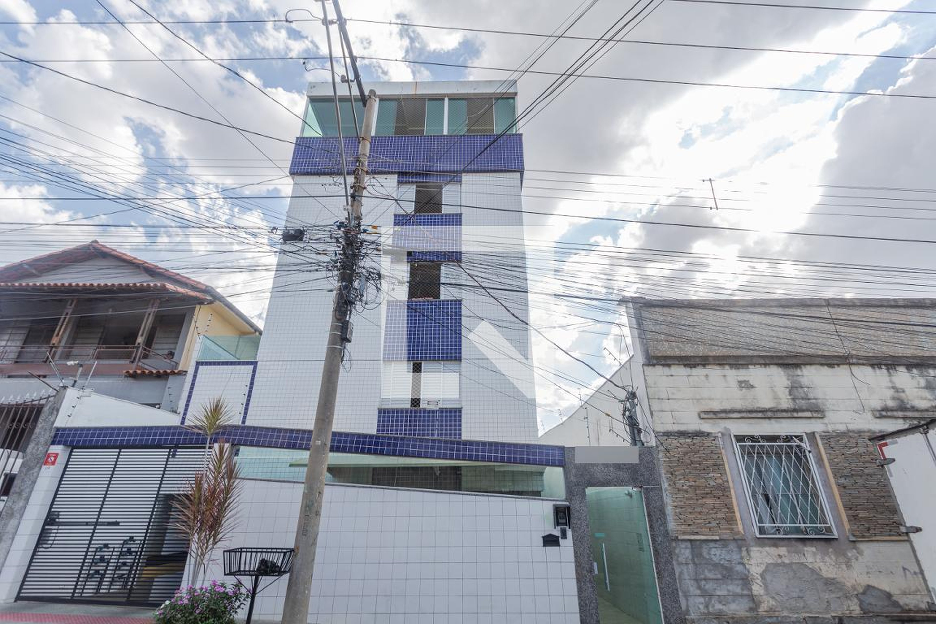 Fachada Condomínio em Rua Maura, 506