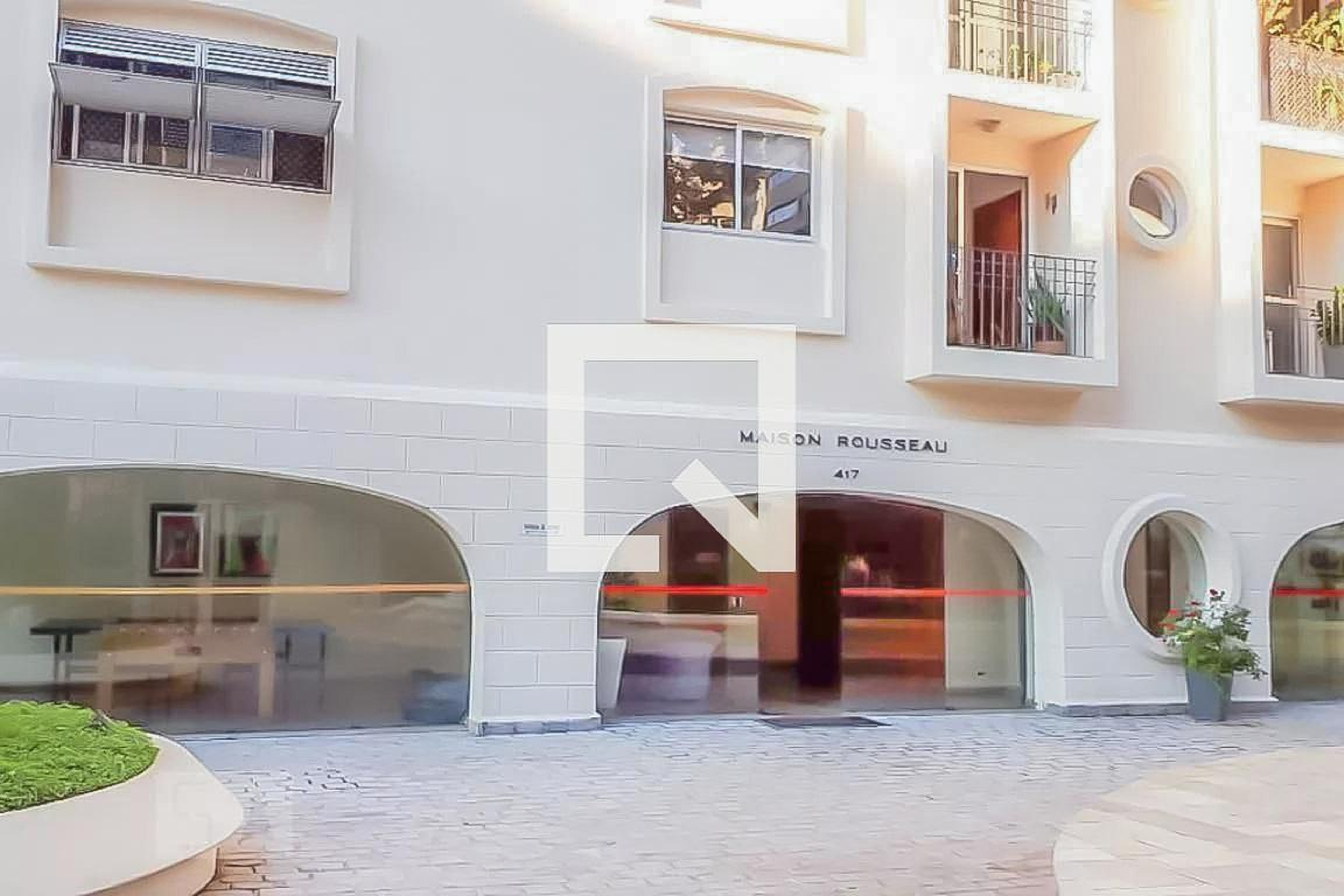 Fachada Condomínio Maison Rousseau