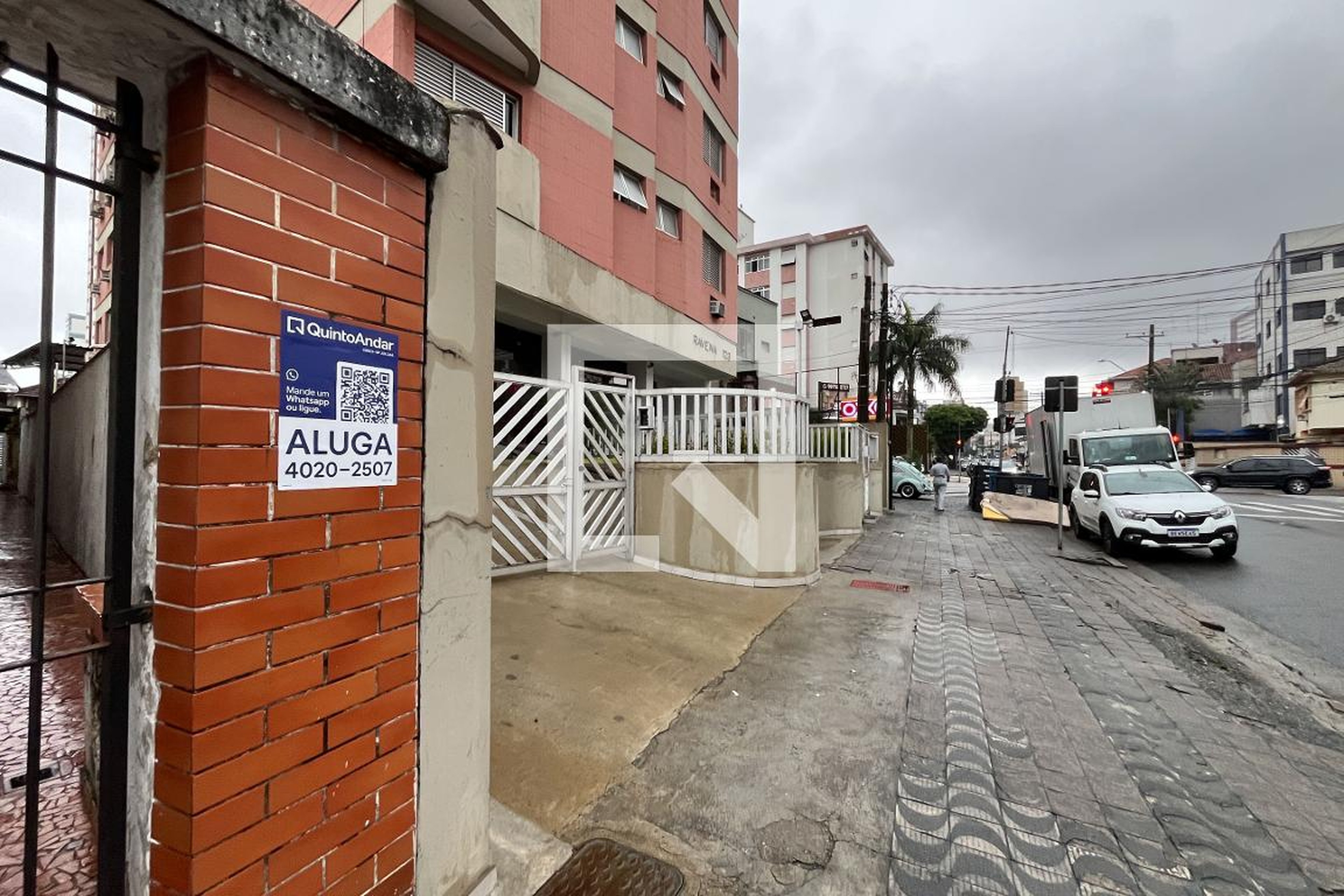 Fachada Condomínio em Rua Cunha Moreira, 121