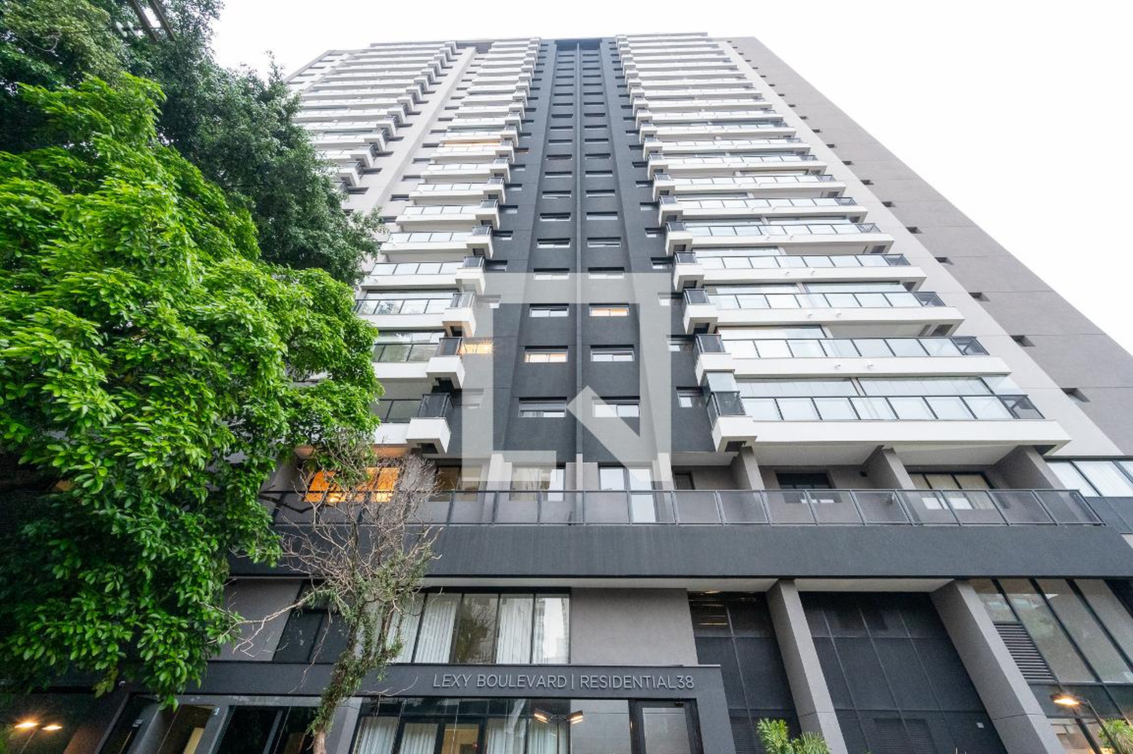 Fachada Condomínio em Rua Doutor Luiz Azevedo Filho, 38