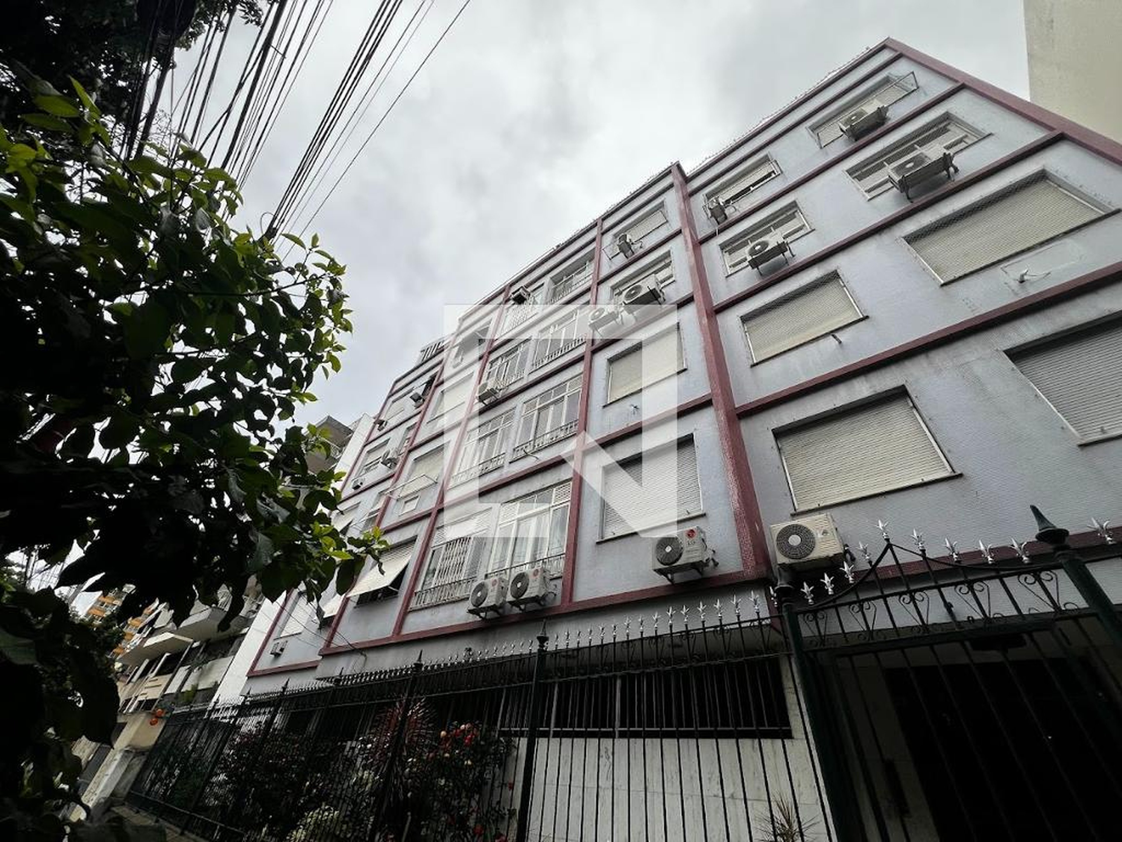 Fachada Condomínio em Rua Lúcio de Mendonça, 36