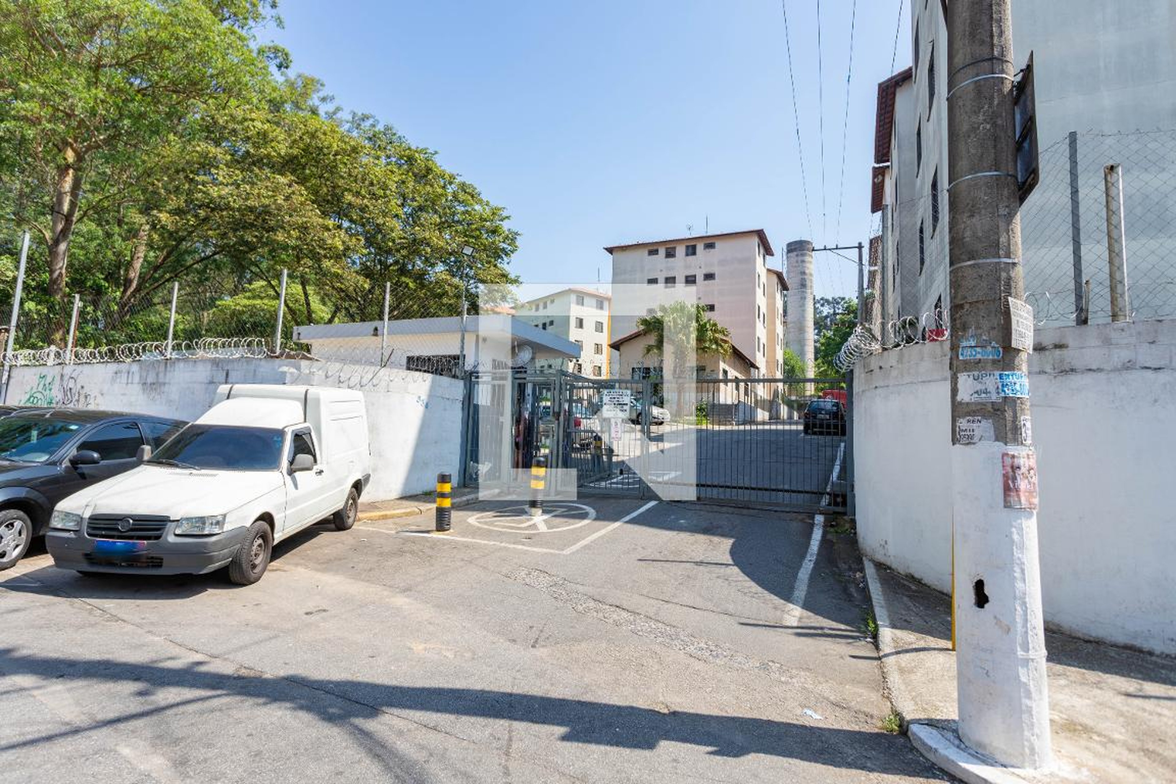 Fachada do condomínio Condomínio Piratininga LL N°536