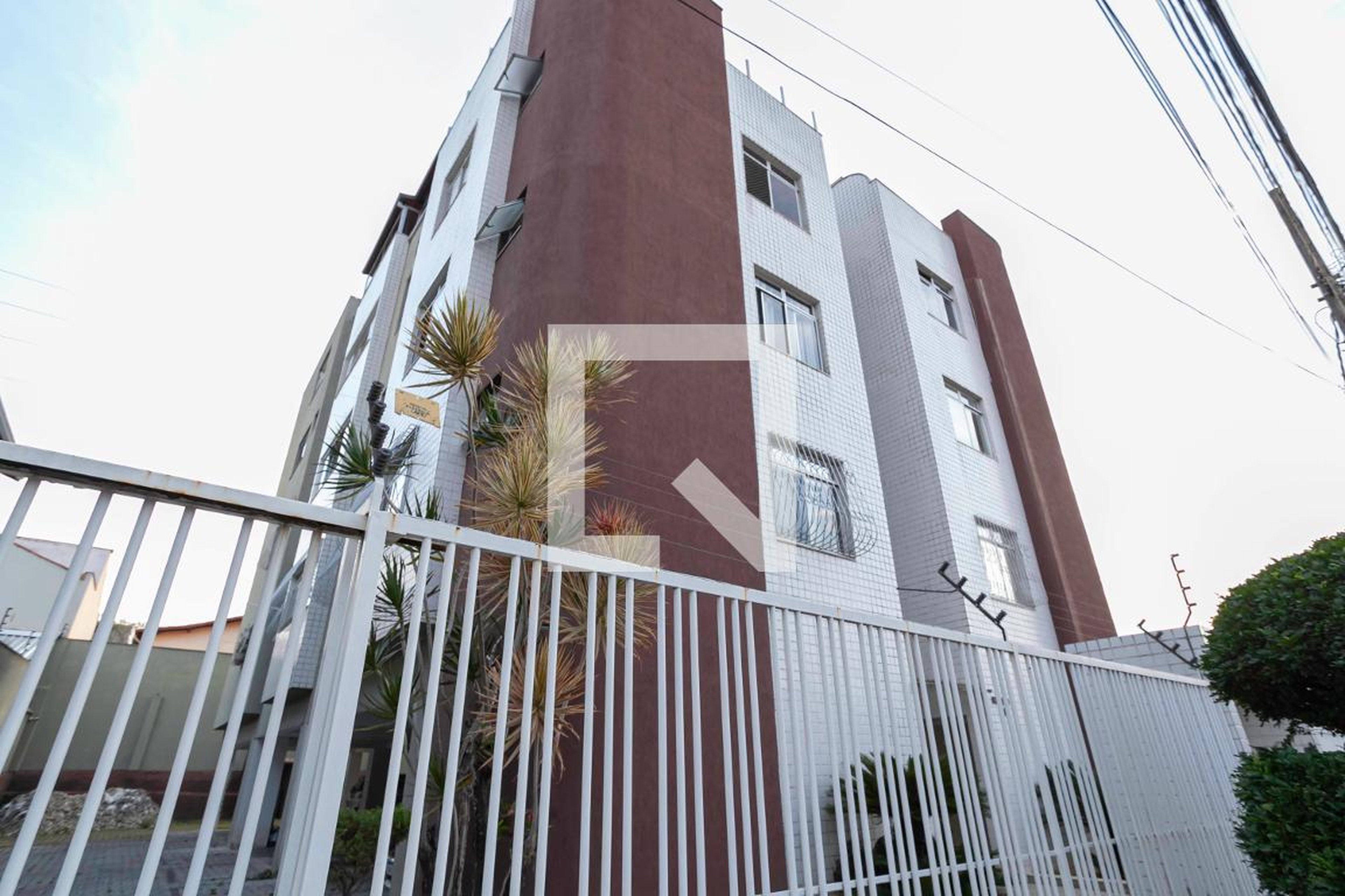 Fachada Condomínio em Rua Nilton Baldo, 71