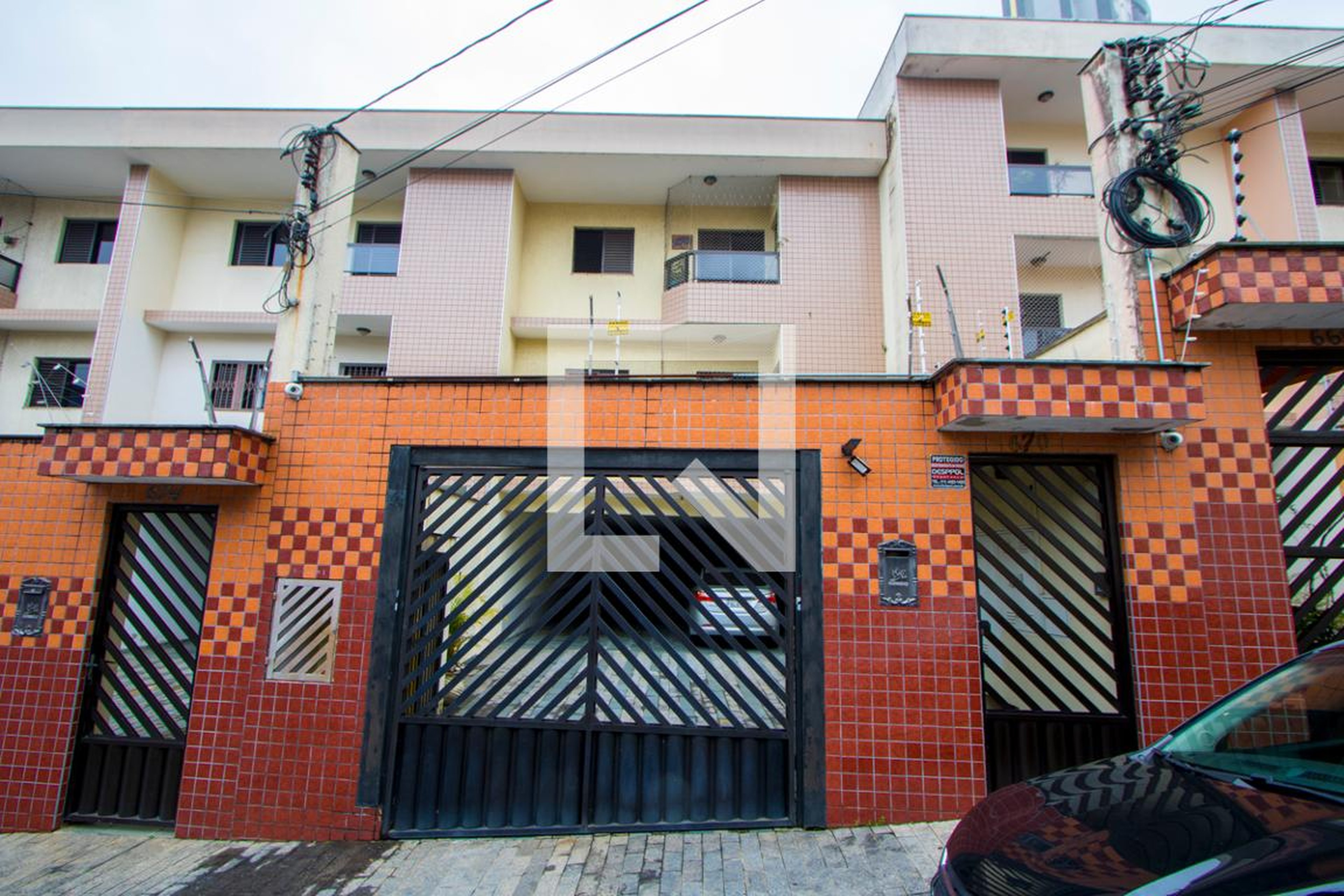 Fachada Condomínio em Rua Independência, 670