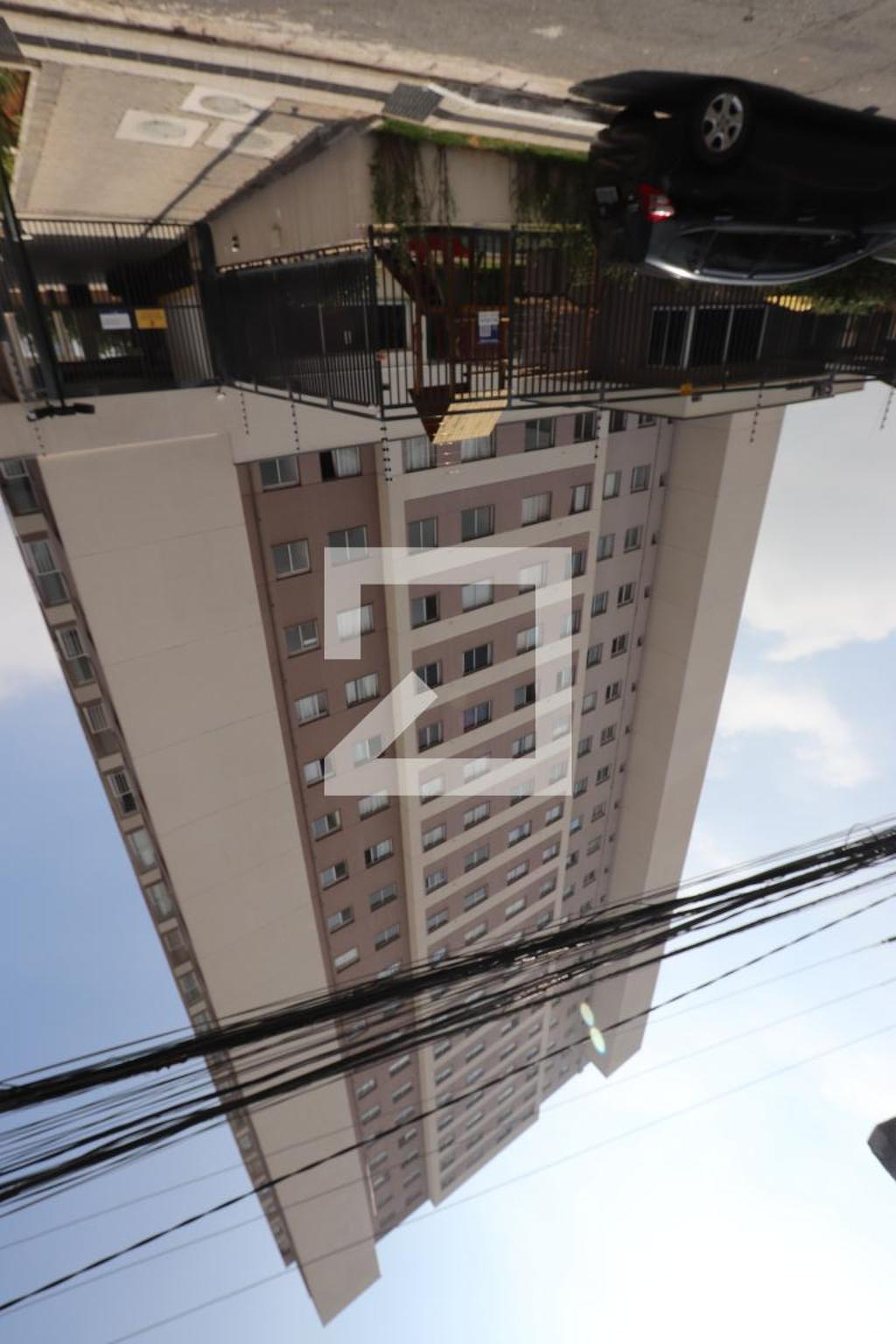 Fachada Condomínio em Rua Bactória, 64