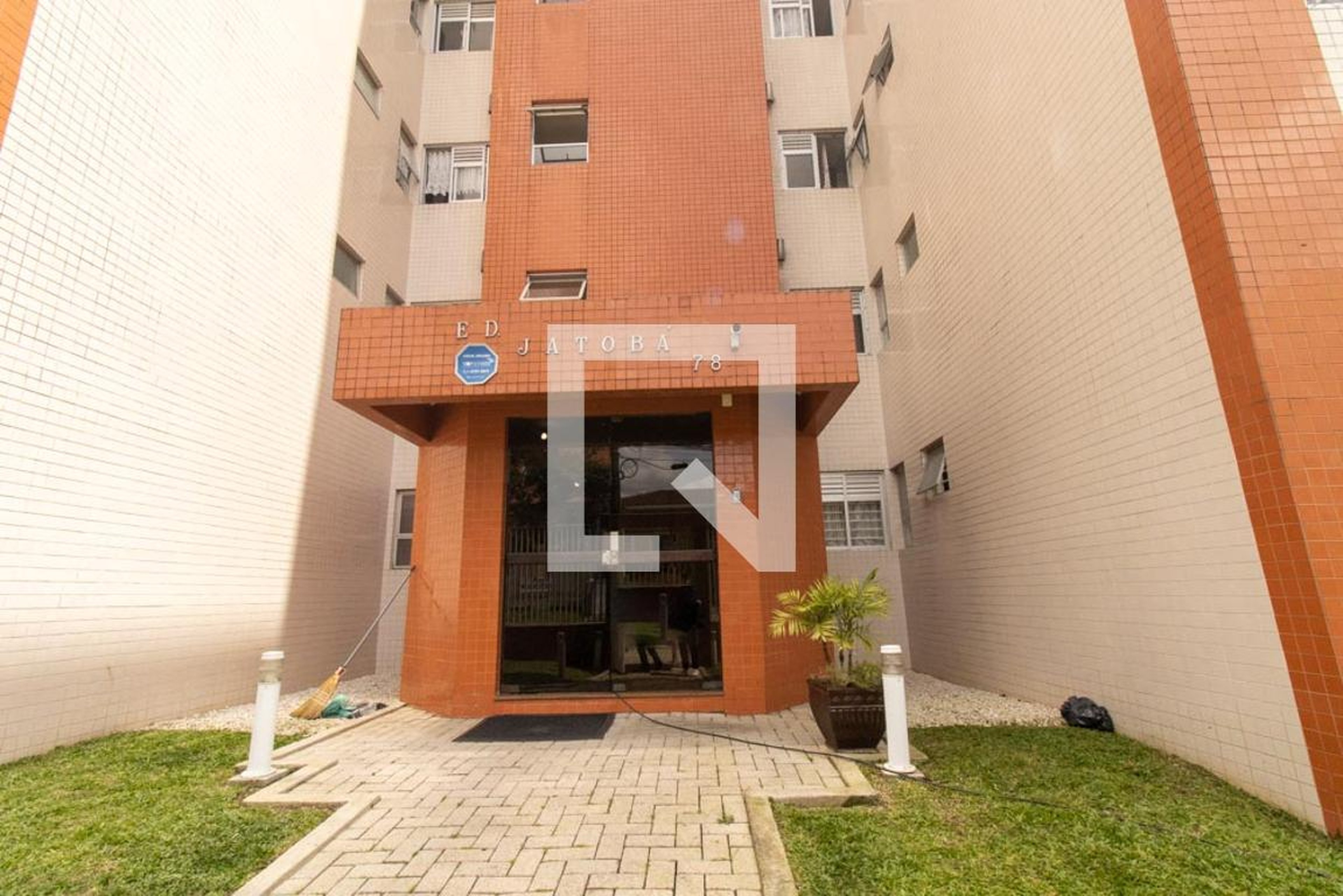 Fachada Condomínio em Rua Brasílio Itiberê, 78