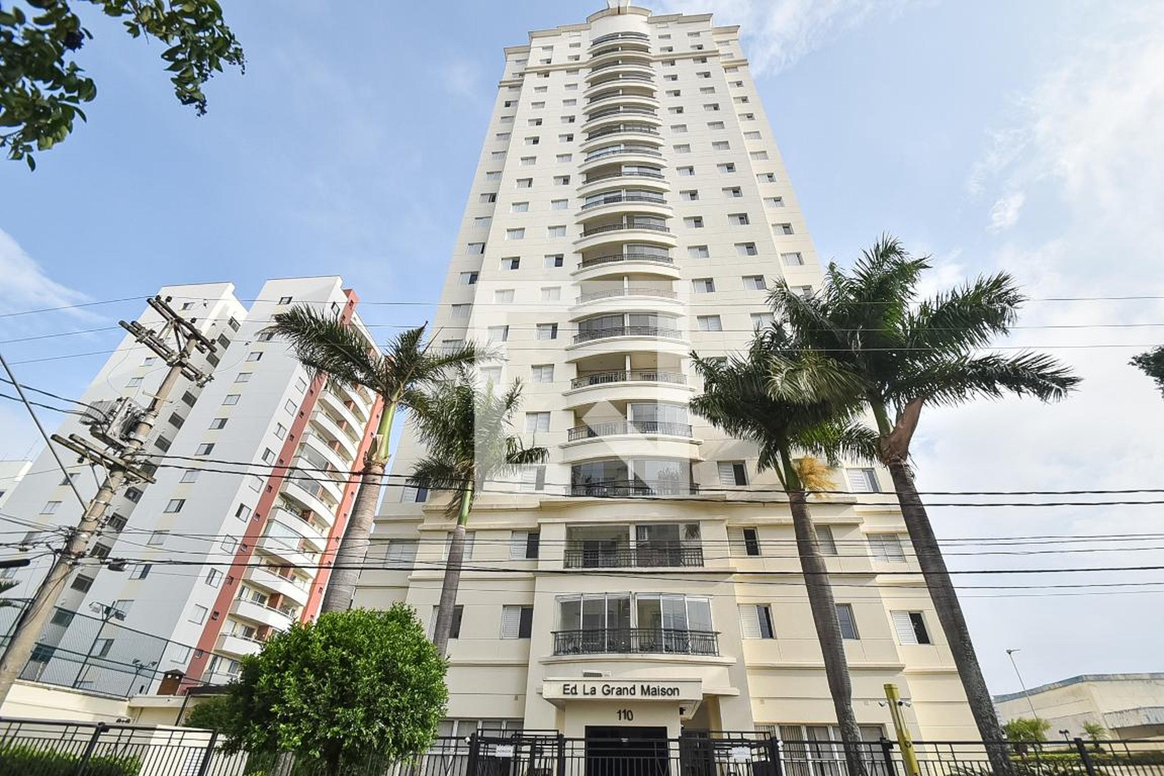 Fachada Condomínio La Grand Maison