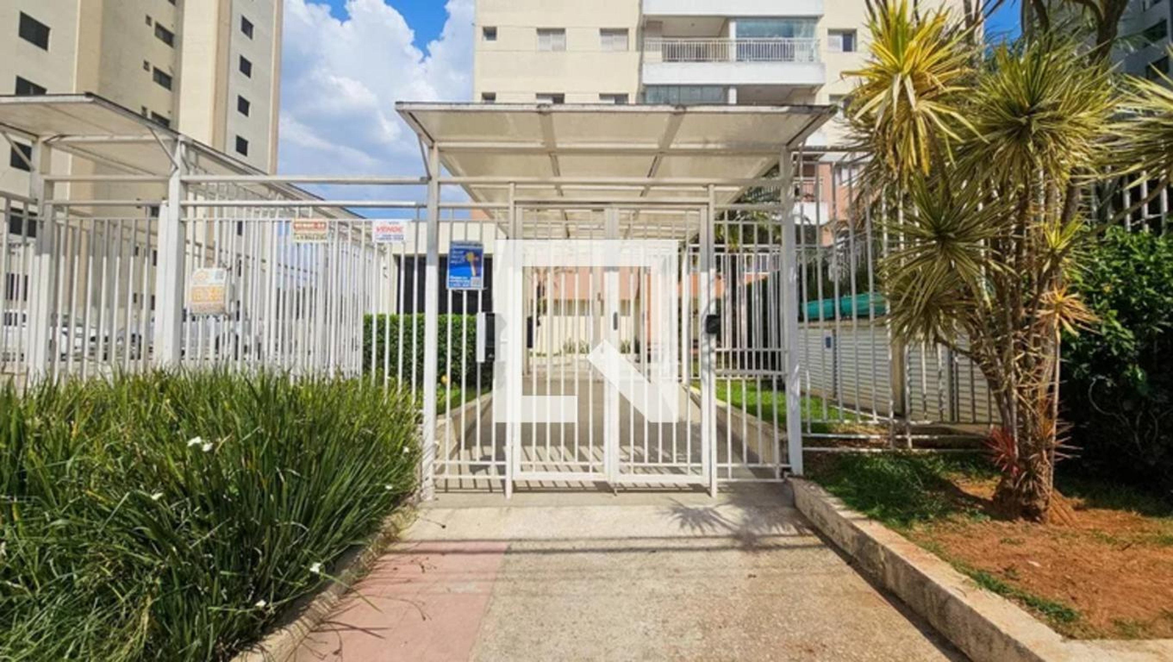 Fachada Condomínio Interlife Clube e Home