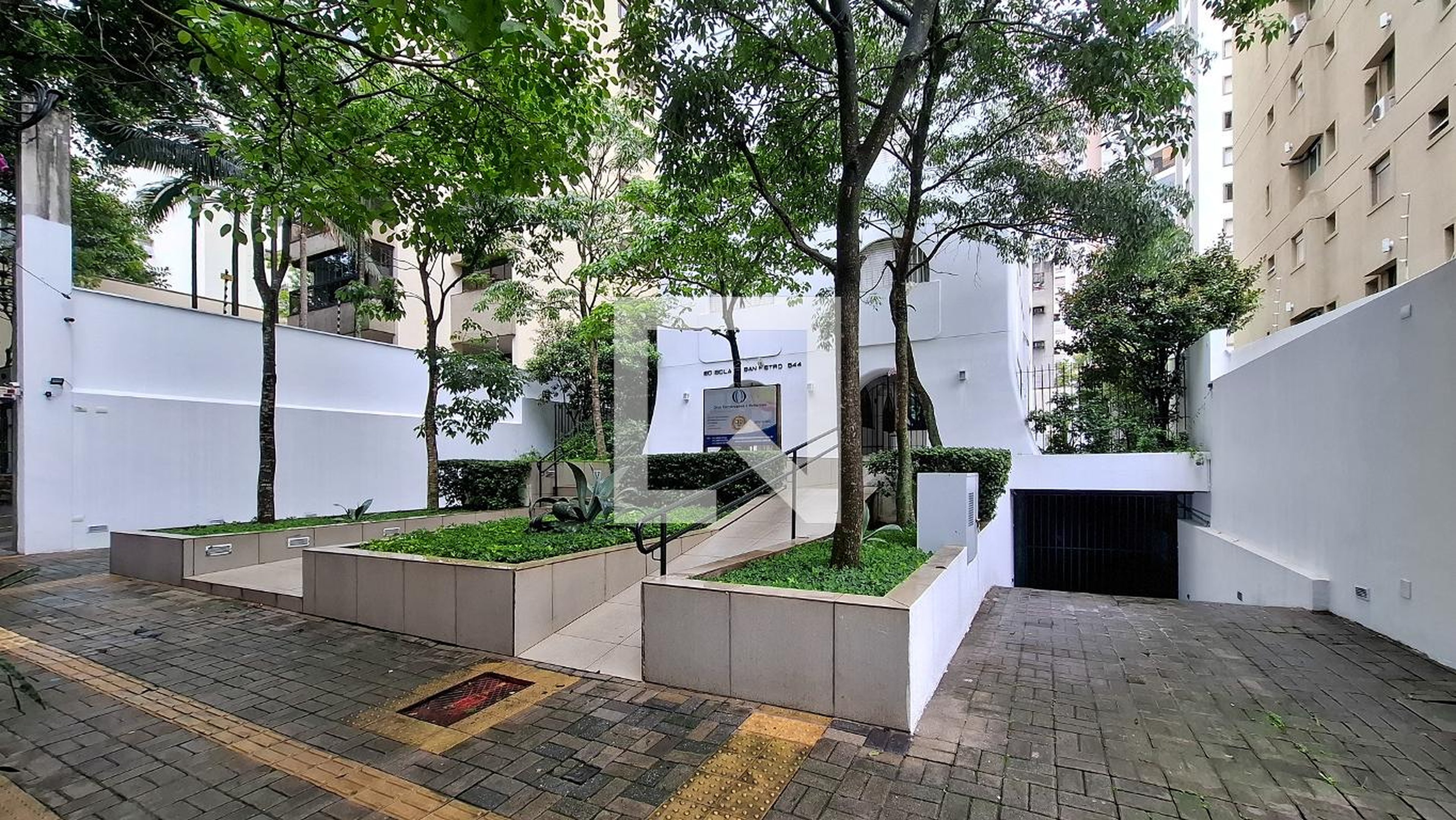 Fachada do Prédio Condomínio Isola de San Pietro