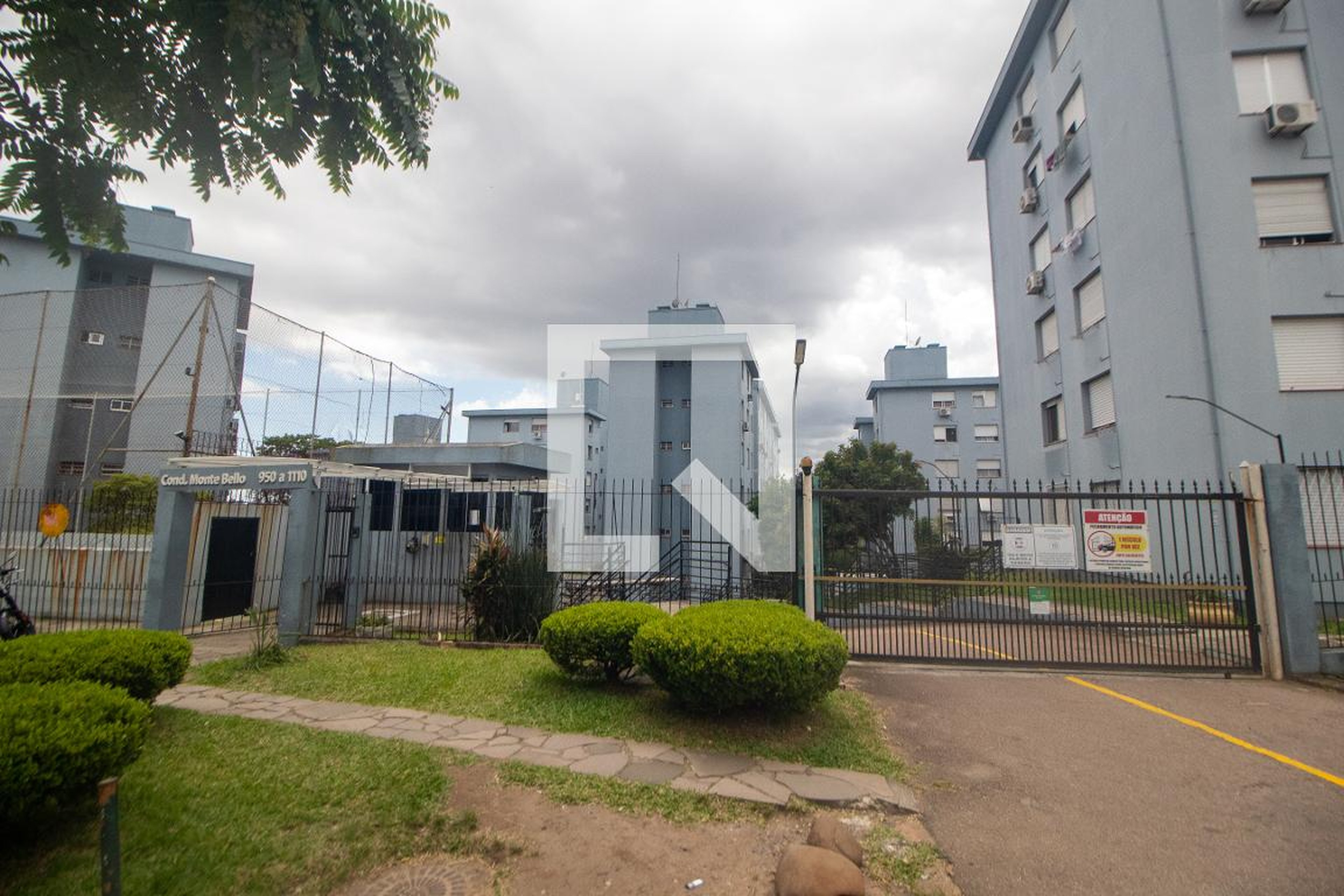 Fachada Condomínio em Avenida Professor Oscar Pereira, 1180