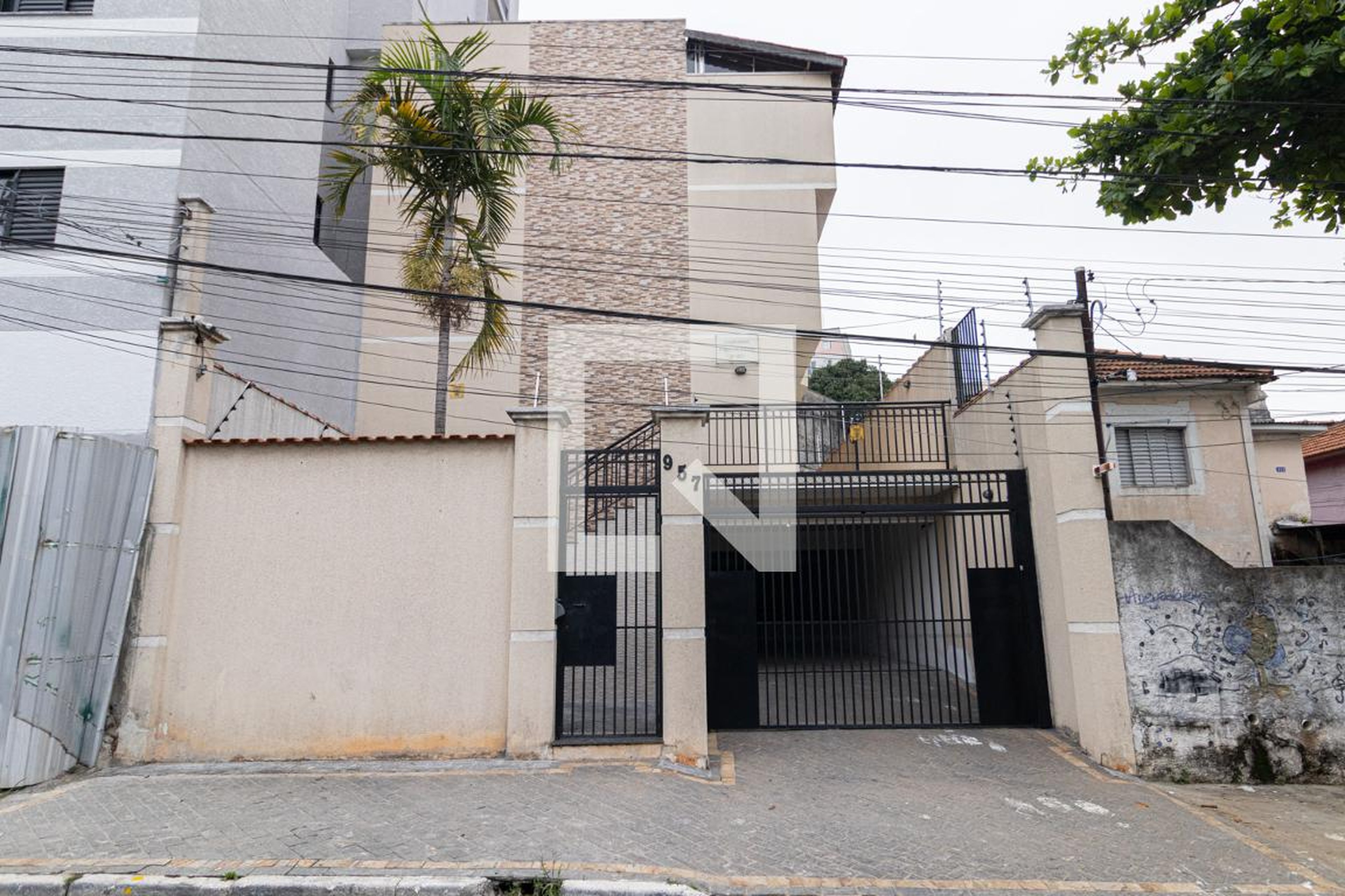 Fachada Condomínio em Rua Astorga, 957