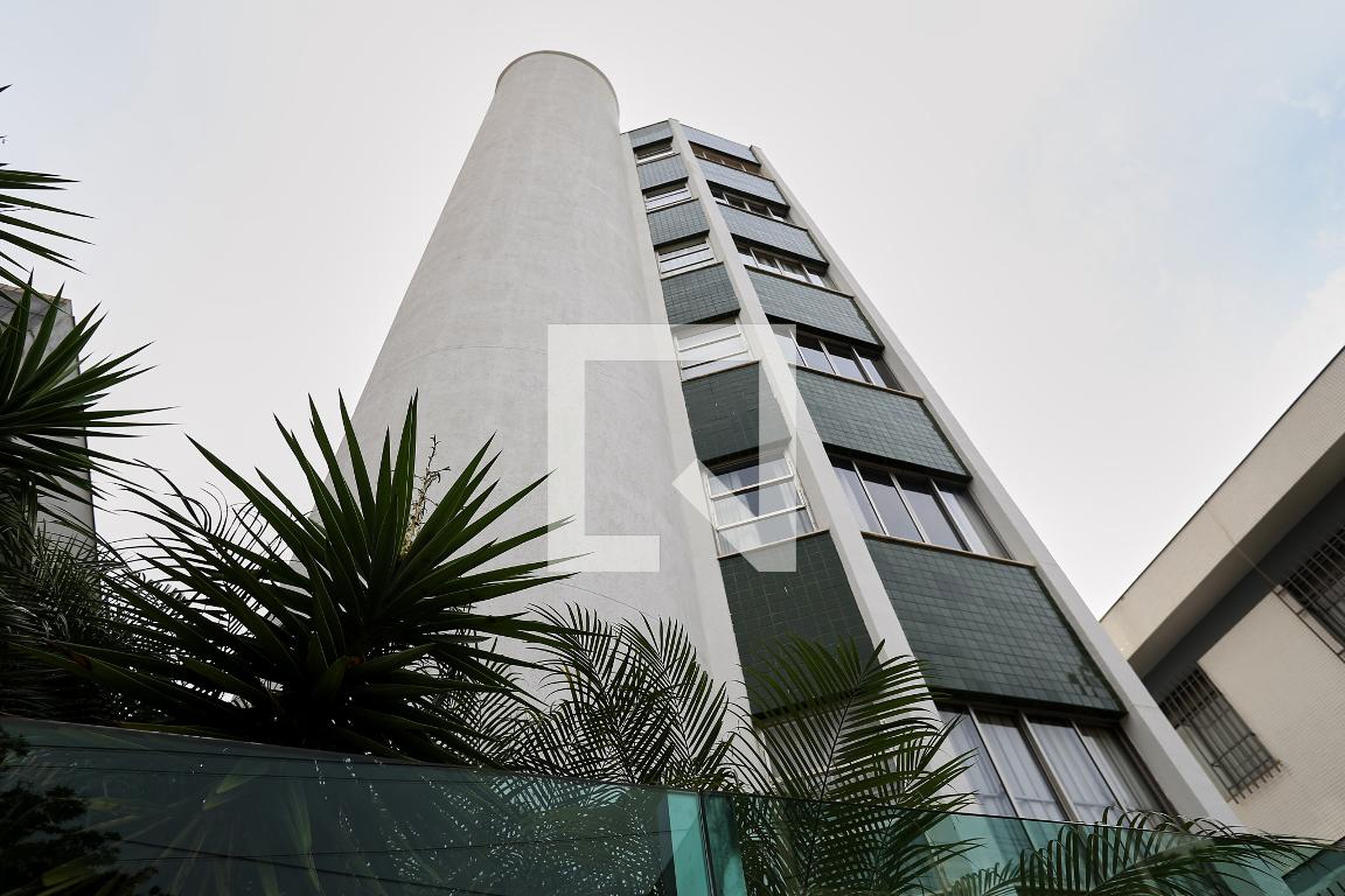 Fachada Condomínio em Rua Montes Claros, 1038