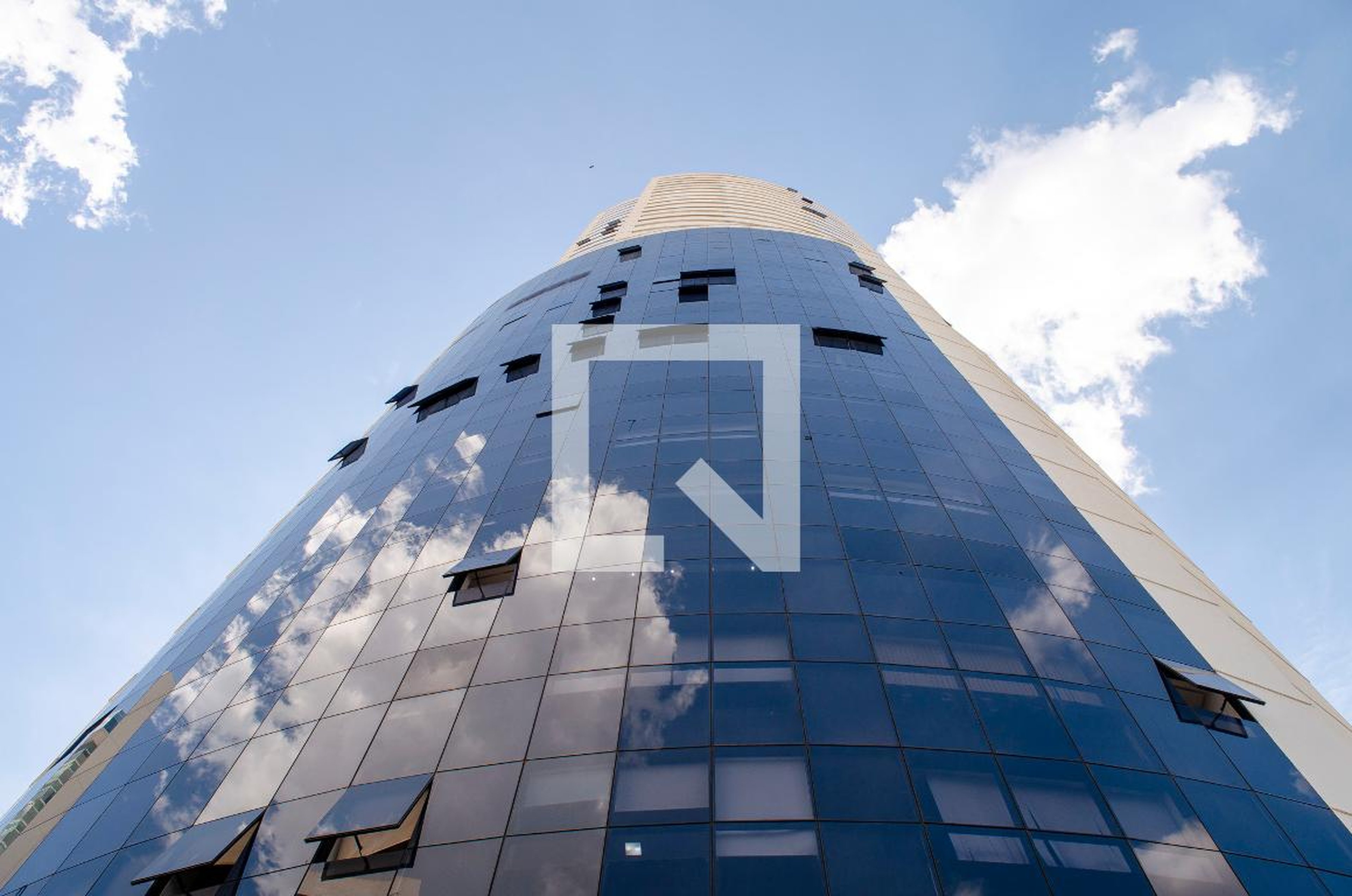 Fachada Condomínio em Rua Terezina, 5