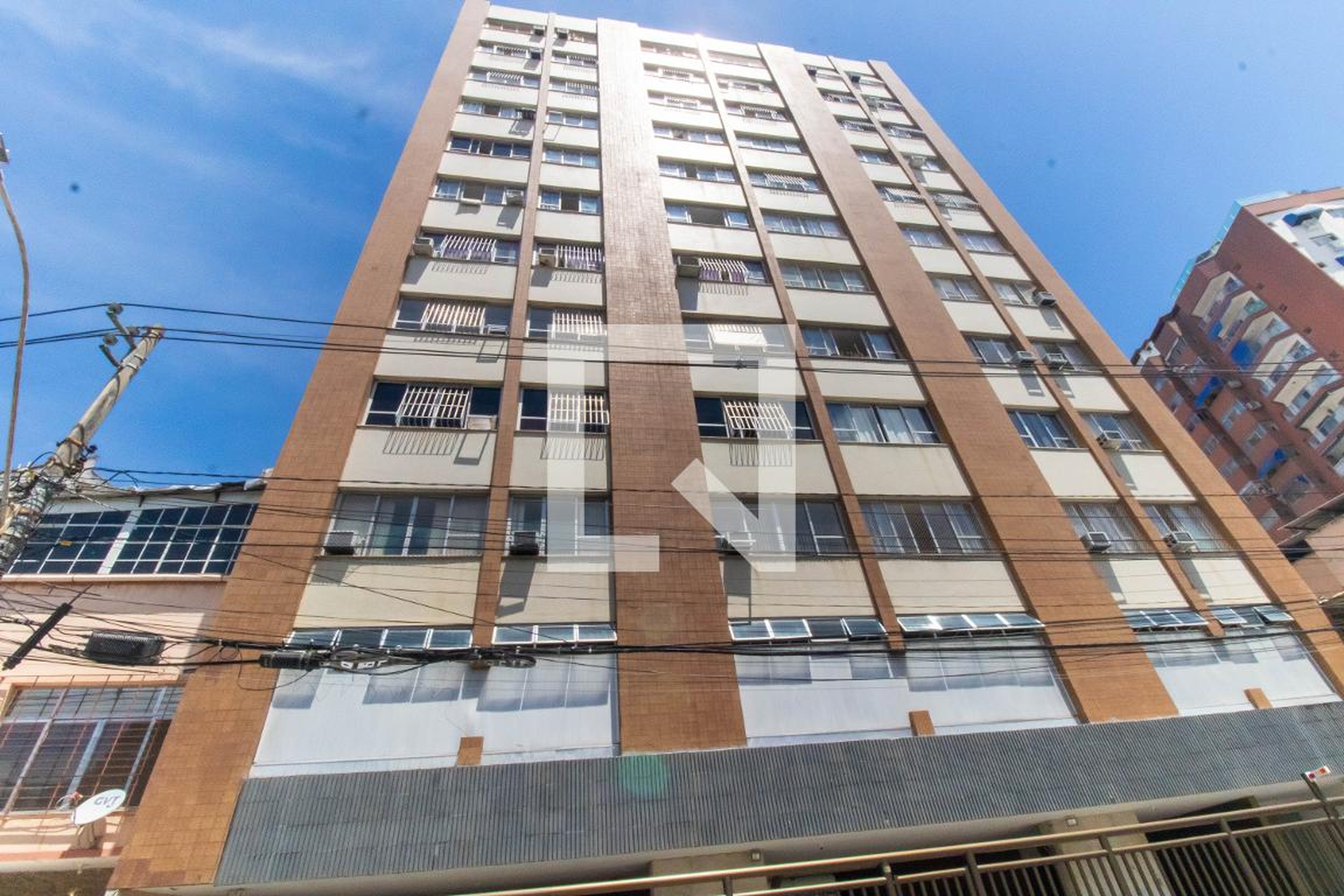 Fachada Condomínio em Avenida Almirante Ary Parreiras, 181