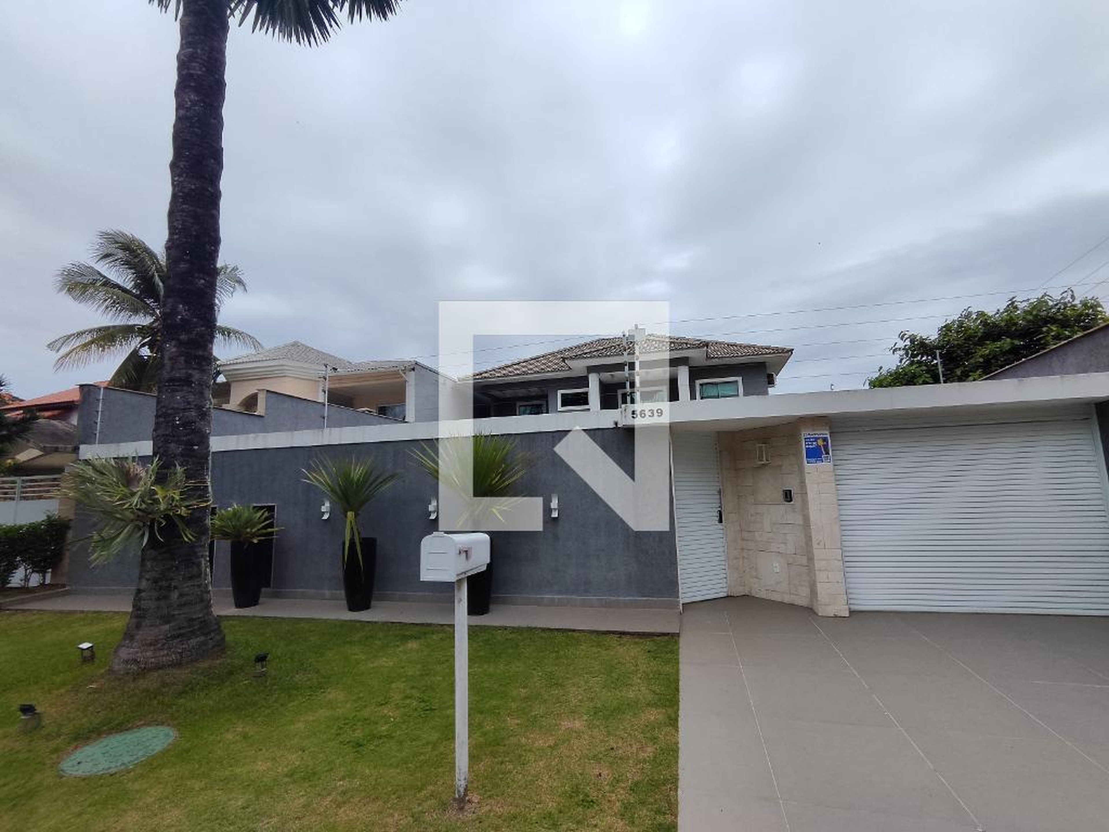 Fachada Condomínio em Rua Pio Borges de Castro, 5639