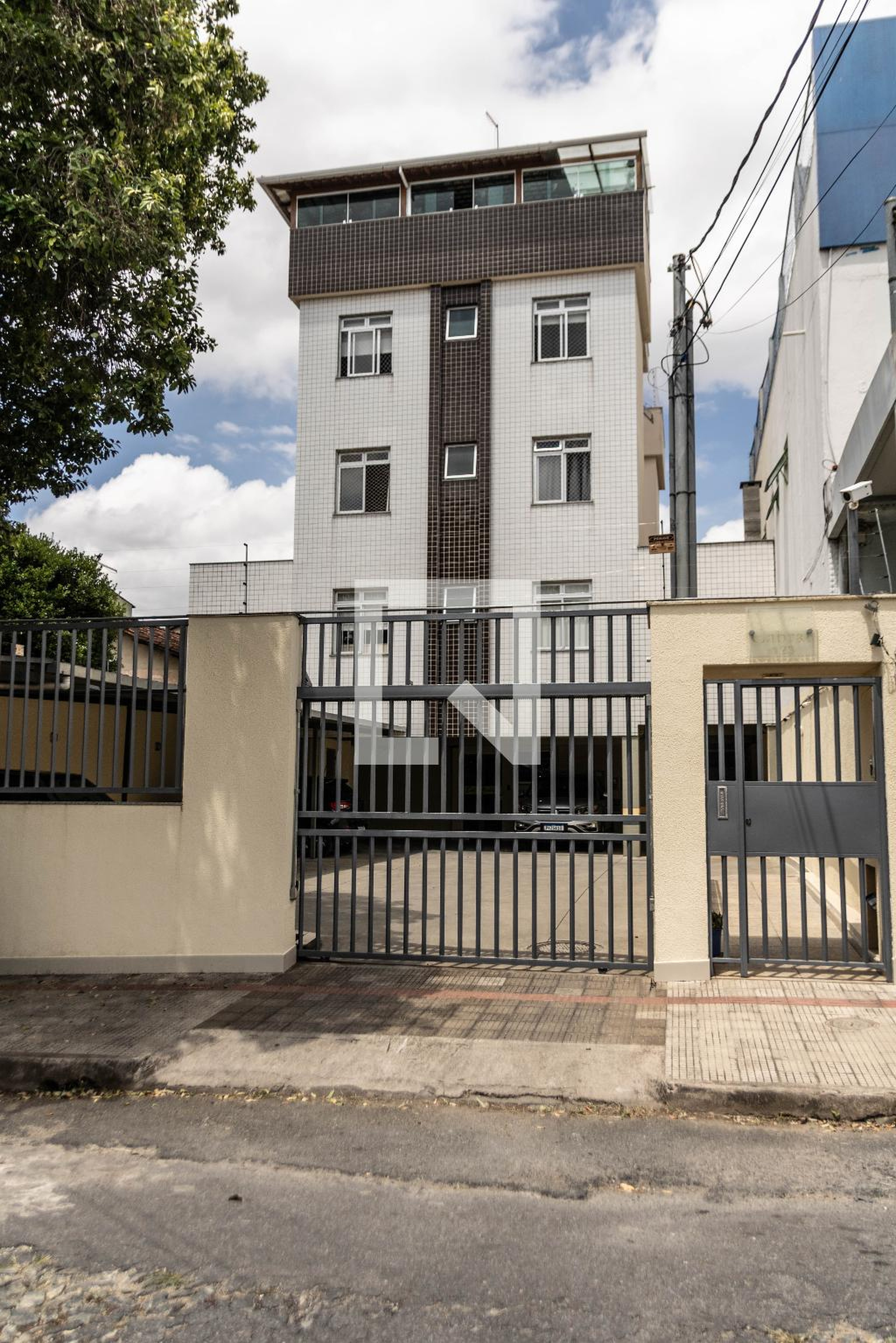 Fachada Condomínio em Rua José de Assis, 123
