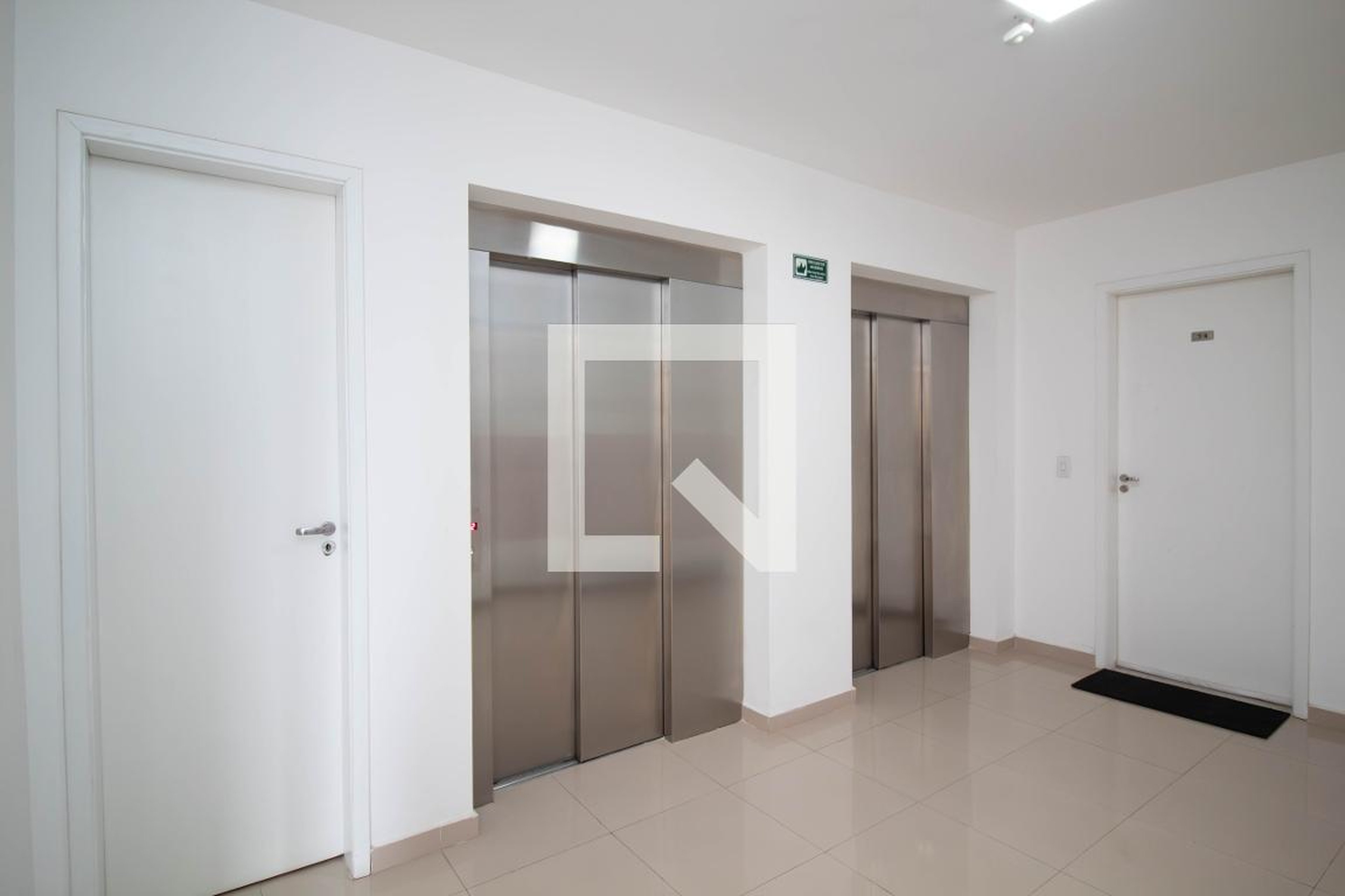 Hall de entrada - Vista Lago dos Patos  Apartamentos À Venda Em Guarulhos