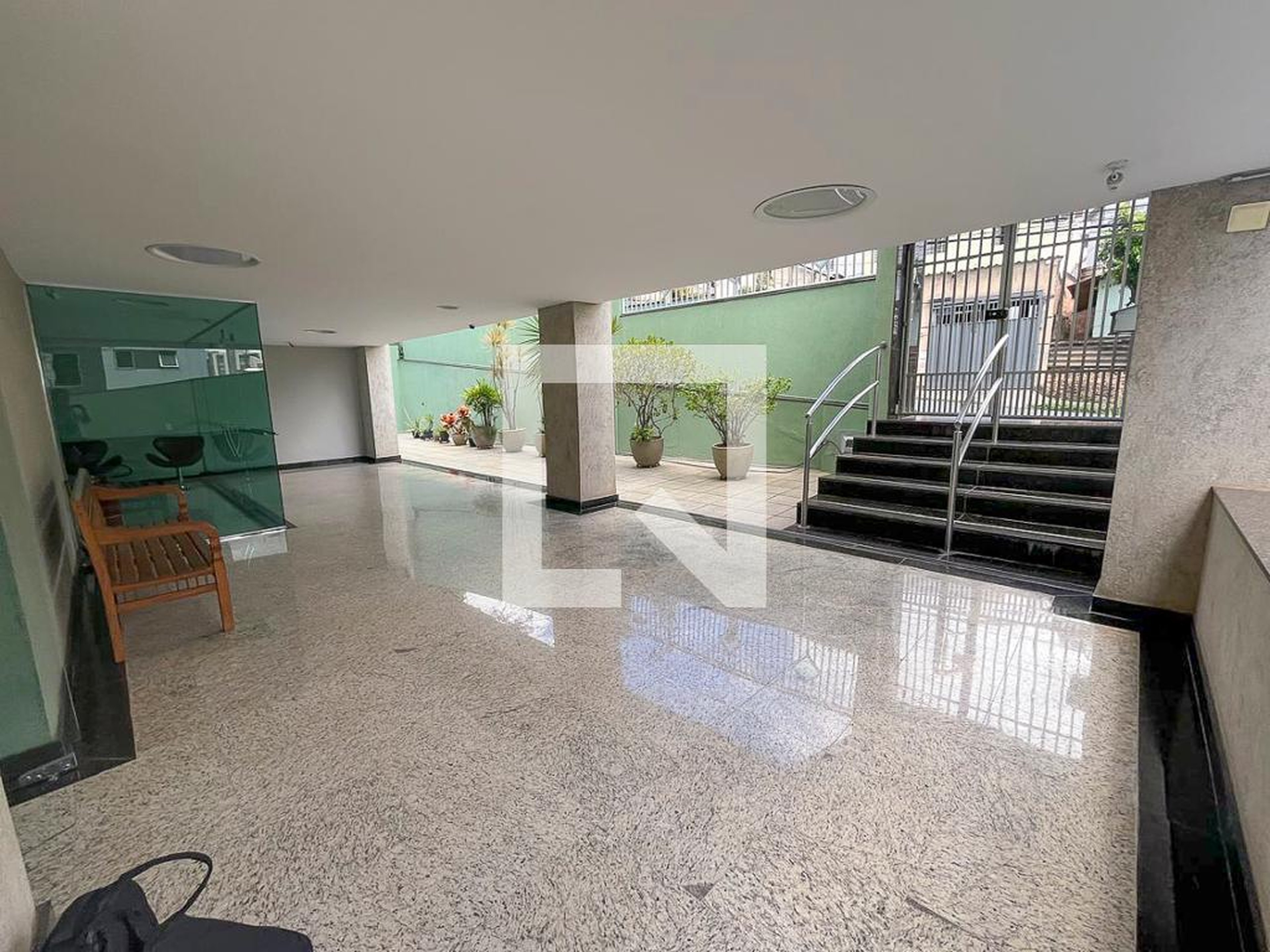 Hall de entrada Condomínio em Rua Salgueiro, 370