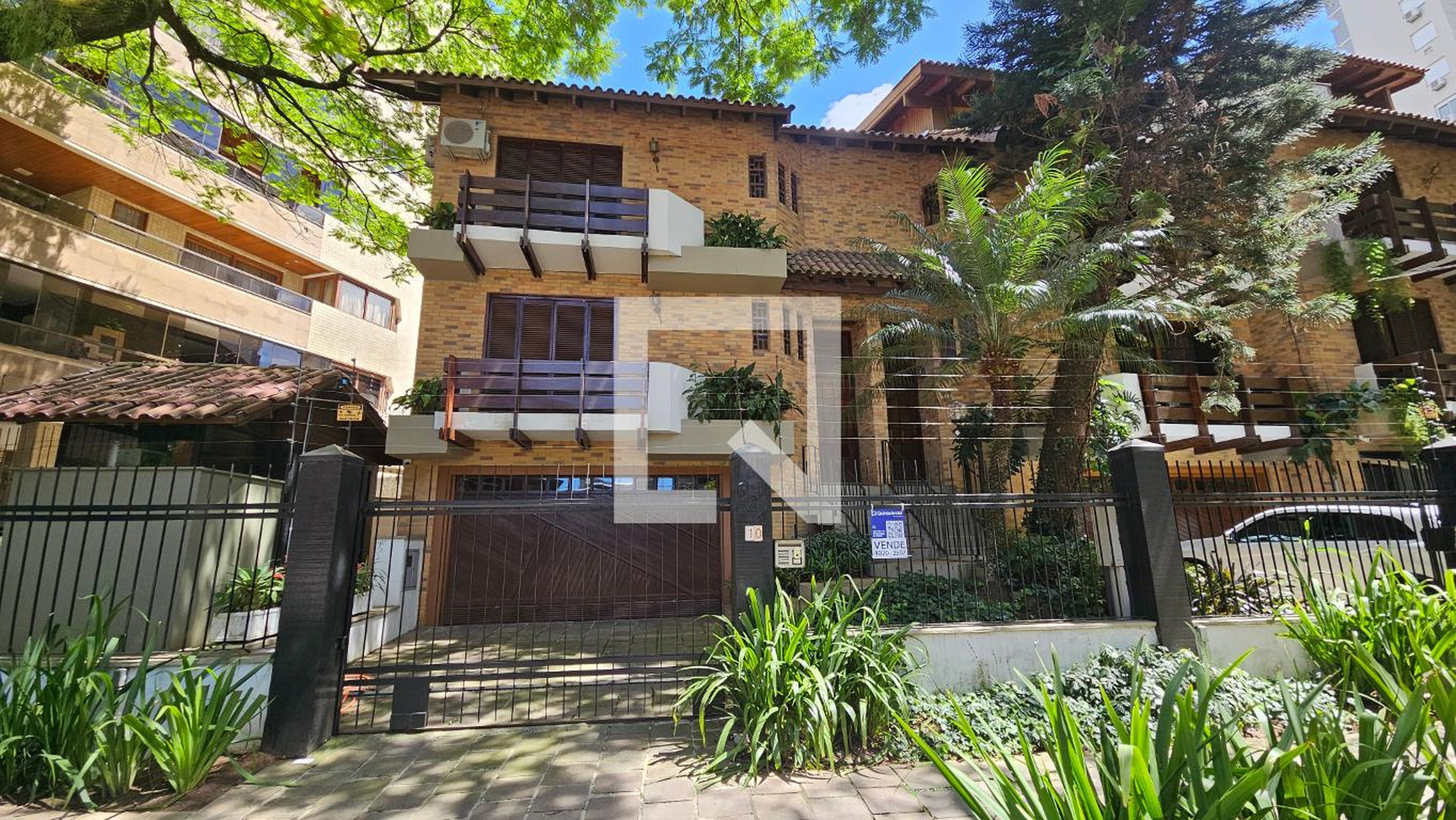 Fachada Condomínio em Rua Passo da Pátria, 624