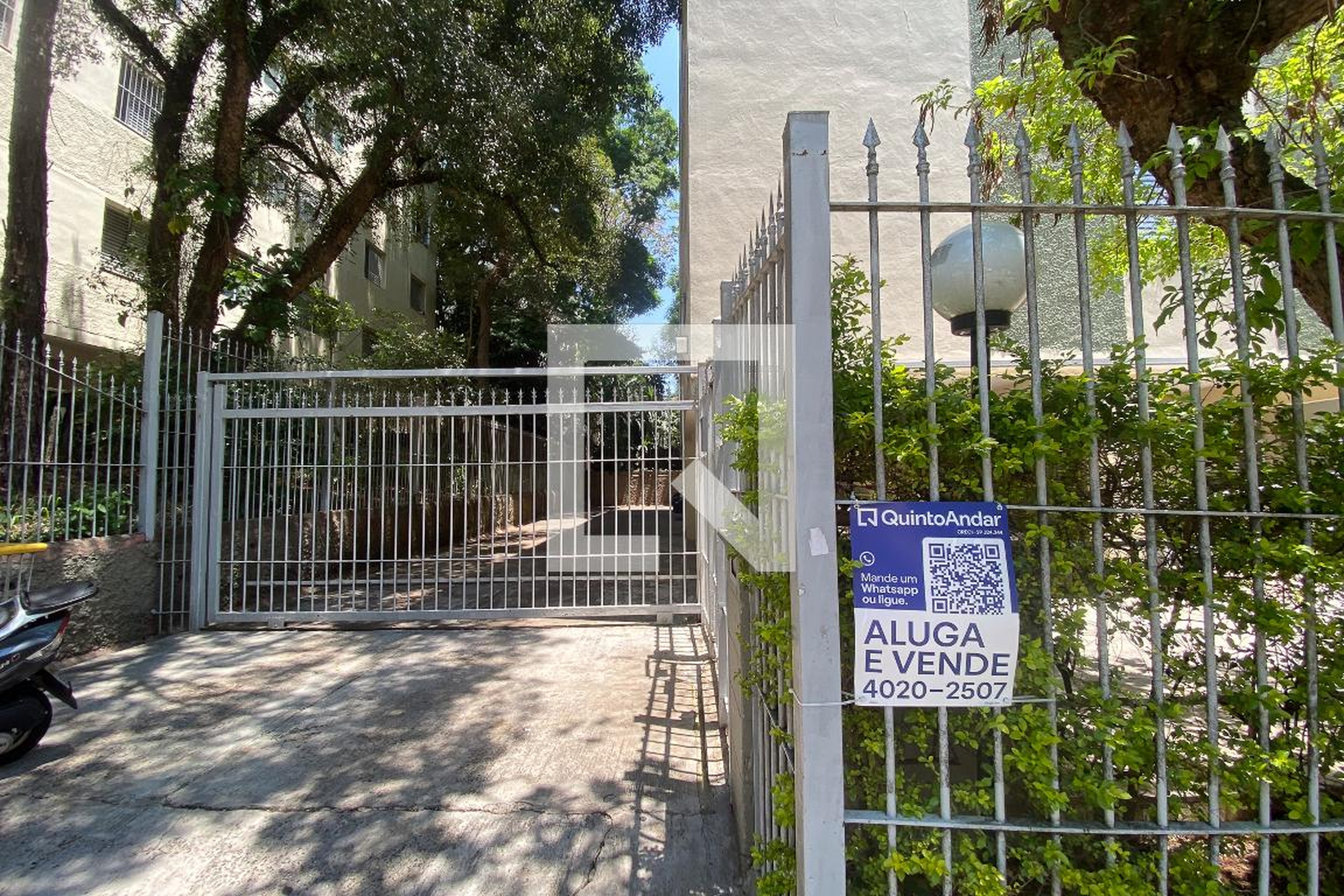 fachada do predio Condomínio em Rua Natingui, 47