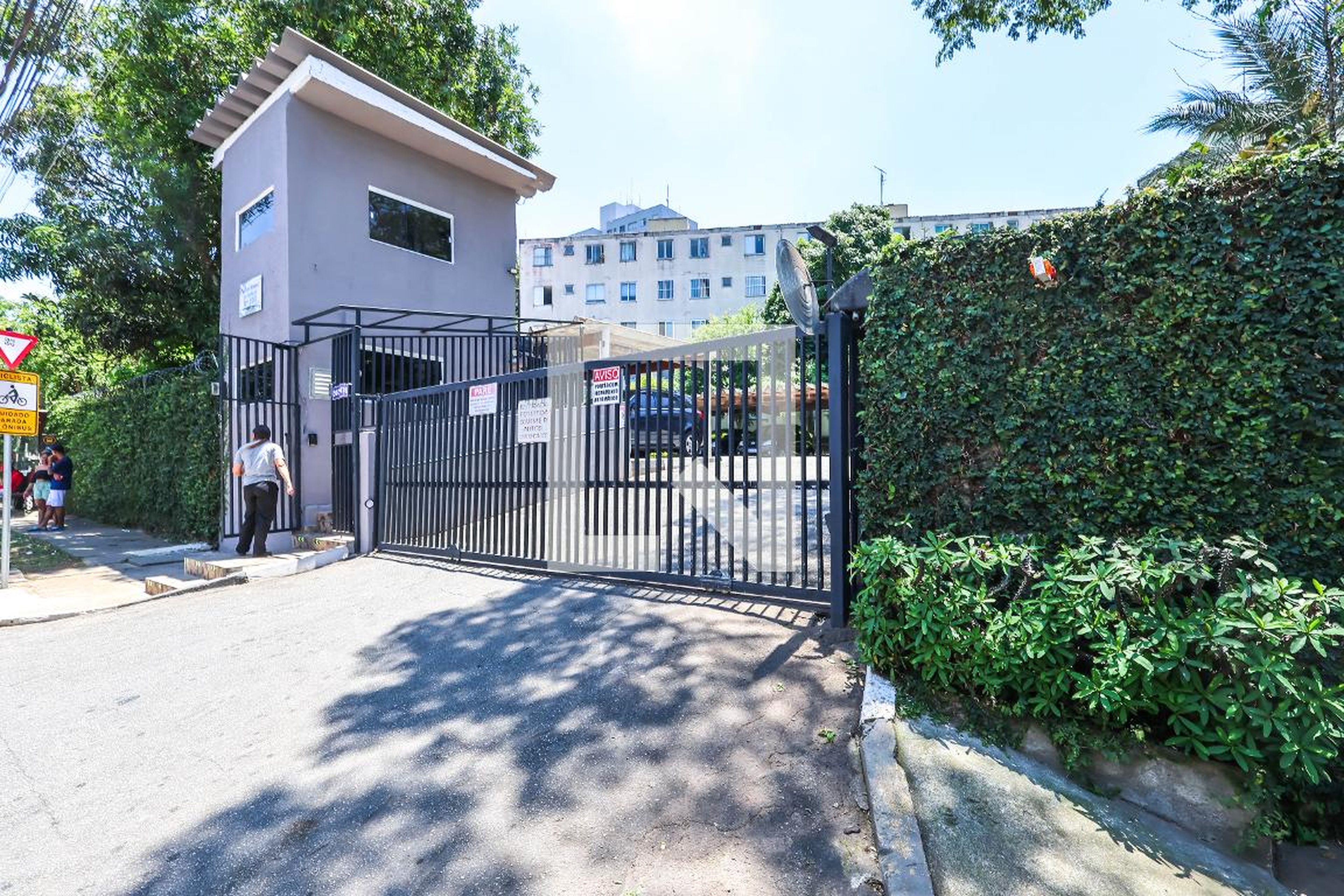 Fachada Condomínio em Rua Dom Macário, 303