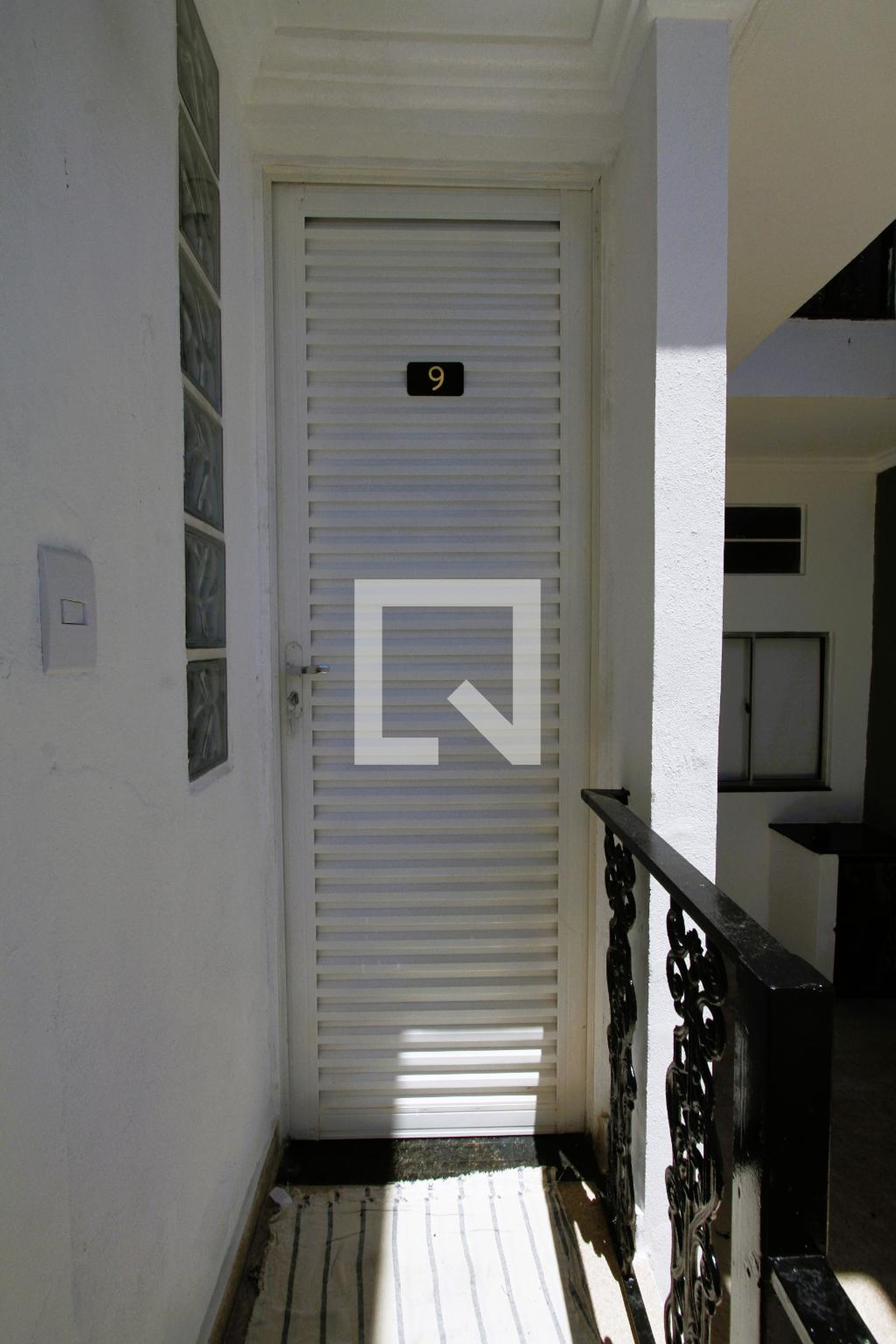 Fachada Condomínio em Rua Phi, 21