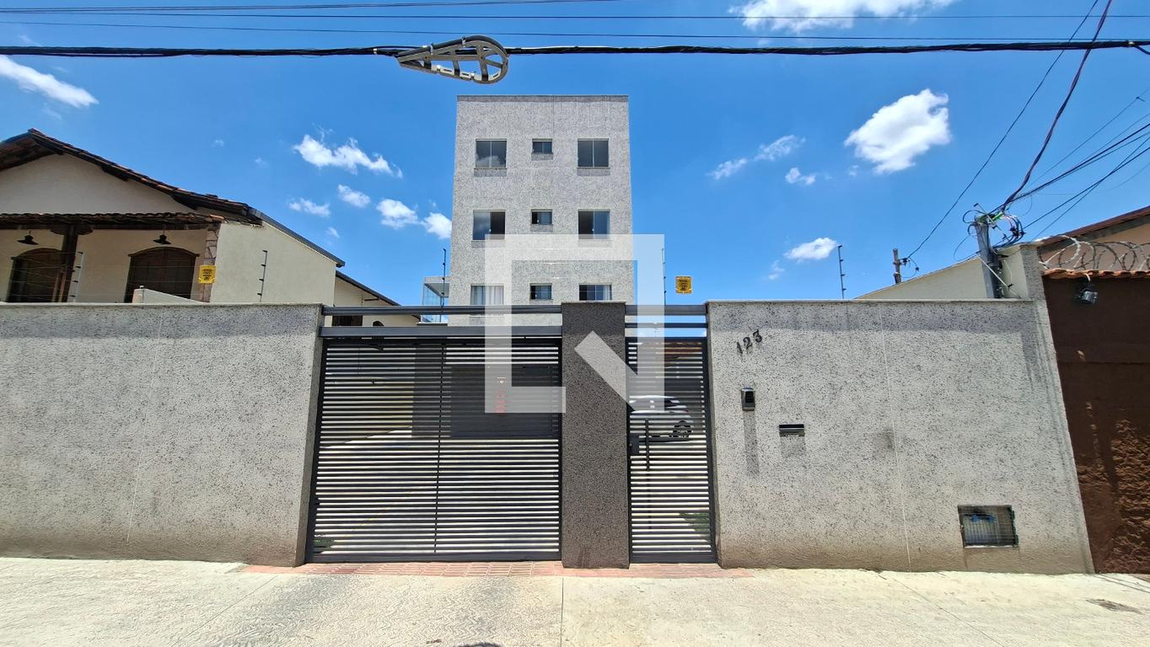 fachada Condomínio em Rua Tapirapés, 123