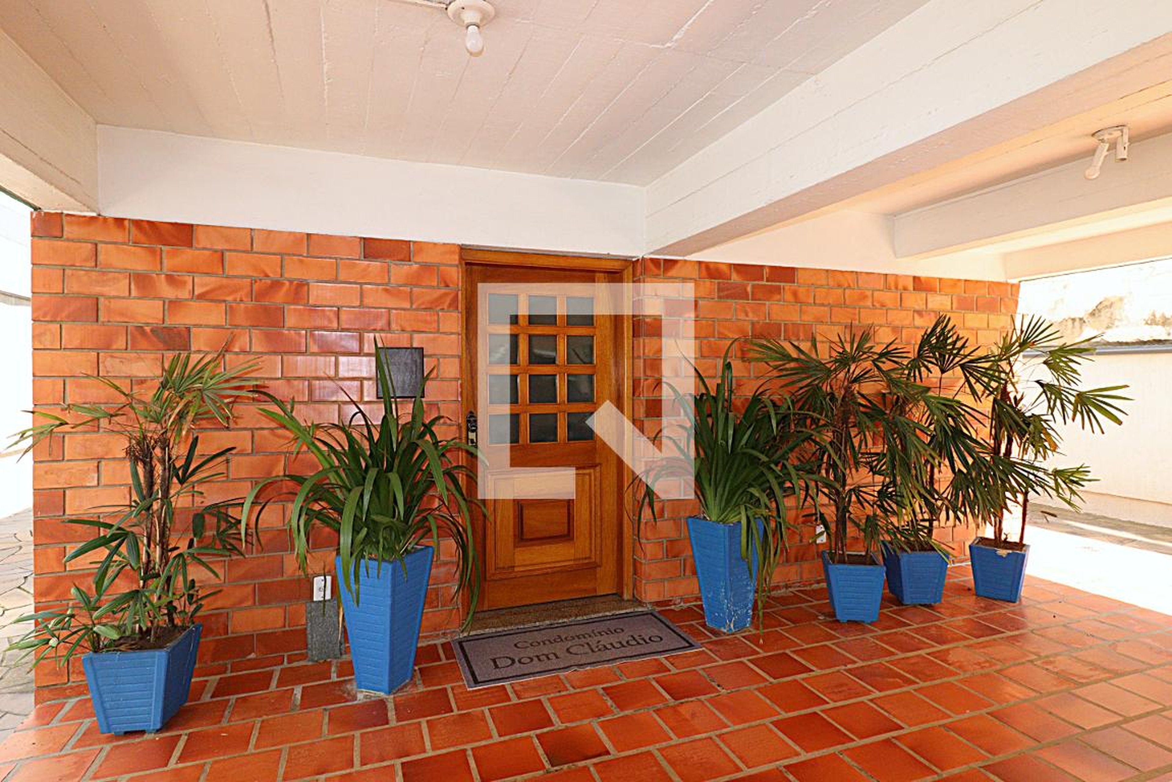 Entrada do Prédio - null