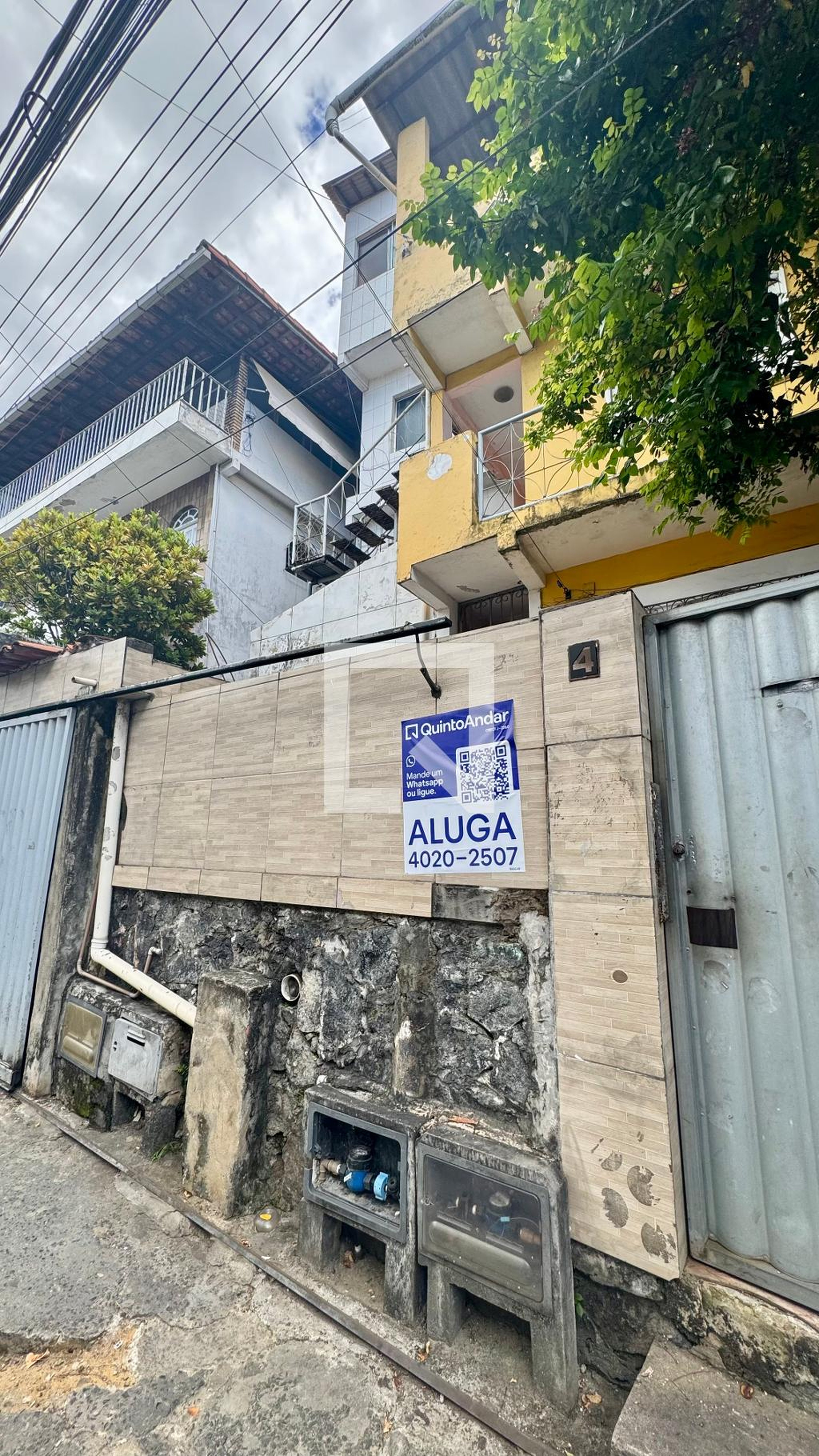 Fachada Condomínio em Rua Apolinário de Santana, 4