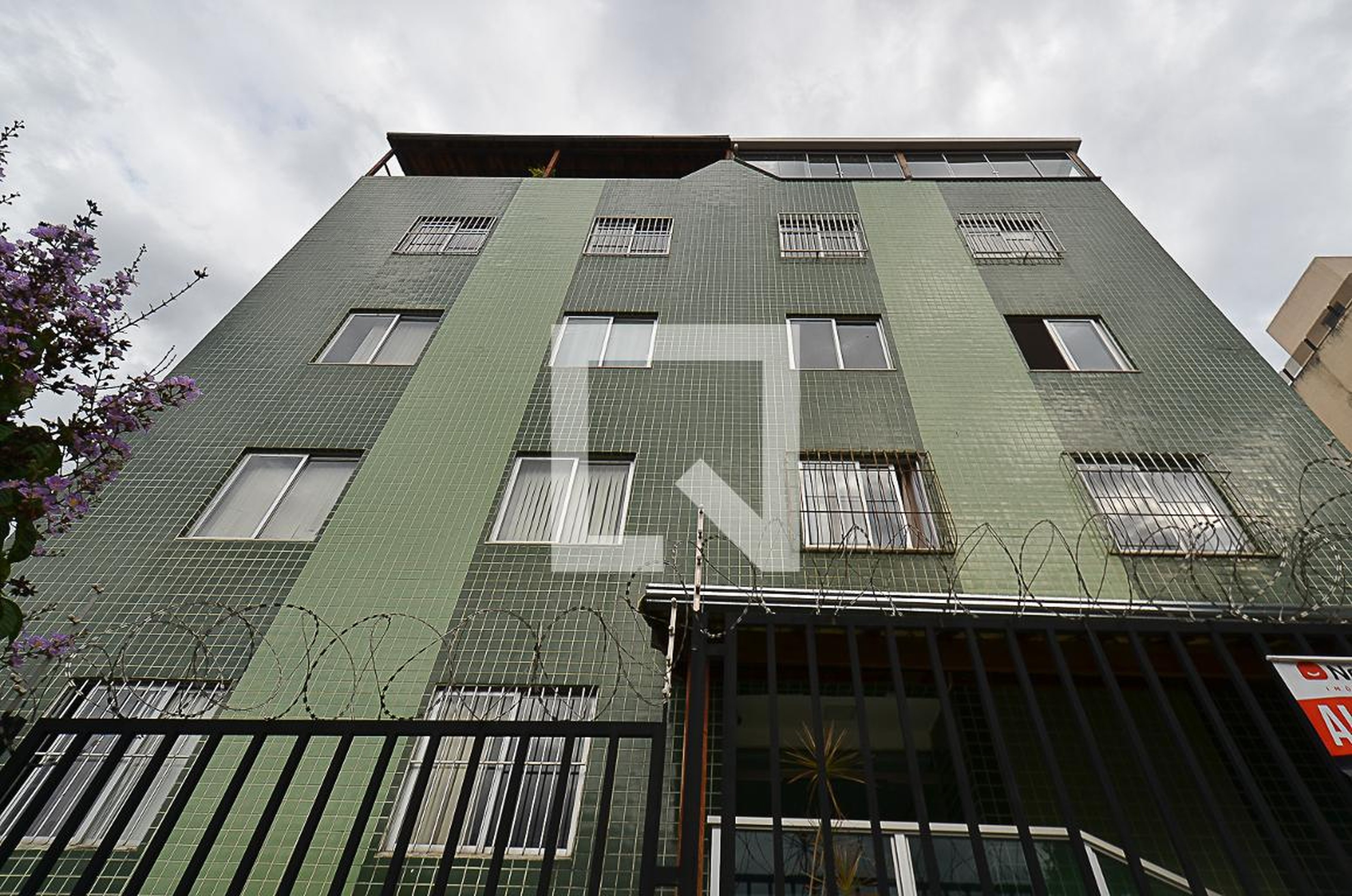 Fachada Condomínio em Rua Jorge Angel Livraga, 280