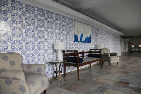 Hall de entrada do prédio de apartamento para alugar com 3 quartos, 128m² em Cerqueira César, São Paulo