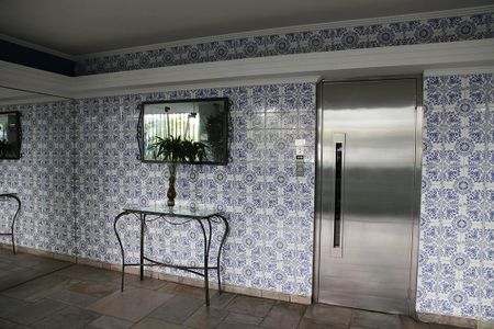 Hall de entrada do prédio de apartamento para alugar com 3 quartos, 128m² em Cerqueira César, São Paulo