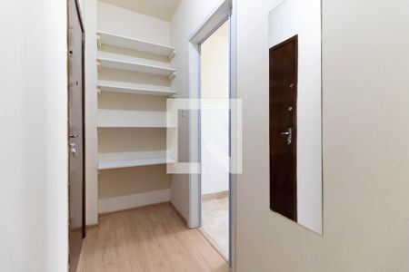 Corredor de kitnet/studio para alugar com 1 quarto, 34m² em Liberdade, São Paulo