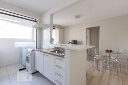 Cozinha / Sala de apartamento para alugar com 1 quarto, 50m² em Itaim Bibi, São Paulo