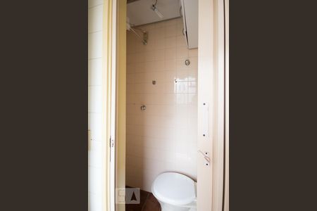 Banheiro de serviço de apartamento para alugar com 1 quarto, 64m² em Centro, Campinas