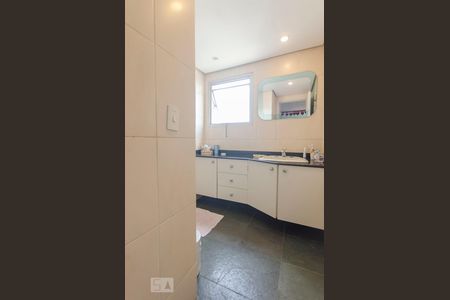 Banheiro de apartamento à venda com 3 quartos, 82m² em Vila Romana, São Paulo