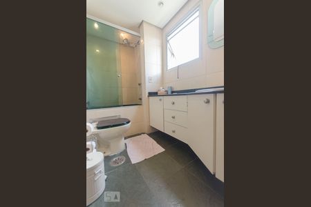 Banheiro de apartamento à venda com 3 quartos, 82m² em Vila Romana, São Paulo