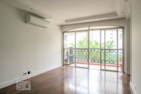 Sala de apartamento para alugar com 3 quartos, 130m² em Moema, São Paulo