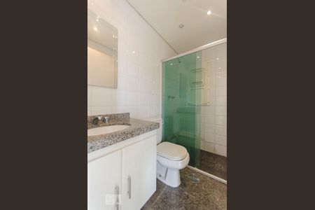 Banheiro de apartamento para alugar com 1 quarto, 57m² em Vila Nova Conceição, São Paulo