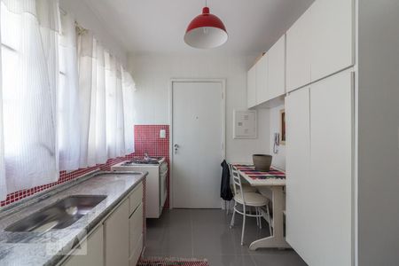 Apartamento à venda com 85m², 2 quartos e 1 vaga Apartamento à venda com 85m², 2 quartos e 1 vagaCozinha