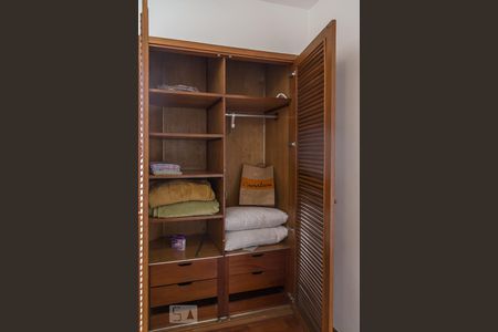Apartamento para alugar com 88m², 3 quartos e 2 vagas Apartamento para alugar com 88m², 3 quartos e 2 vagasArmário do Quarto 2