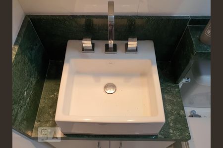 Apartamento para alugar com 71m², 3 quartos e 1 vaga Apartamento para alugar com 71m², 3 quartos e 1 vagaBanheiro da suíte