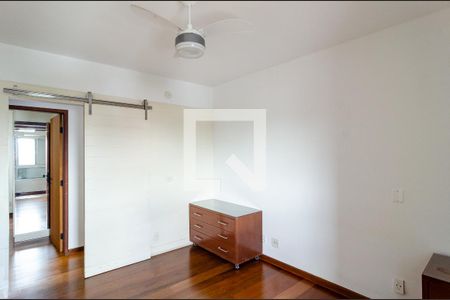 Apartamento à venda com 106m², 3 quartos e 2 vagas Apartamento à venda com 106m², 3 quartos e 2 vagasSuíte