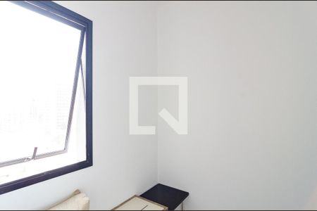 Apartamento à venda com 106m², 3 quartos e 2 vagas Apartamento à venda com 106m², 3 quartos e 2 vagasQuarto de Serviço