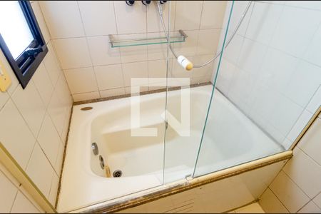 Apartamento à venda com 106m², 3 quartos e 2 vagas Apartamento à venda com 106m², 3 quartos e 2 vagasBanheiro da Suíte
